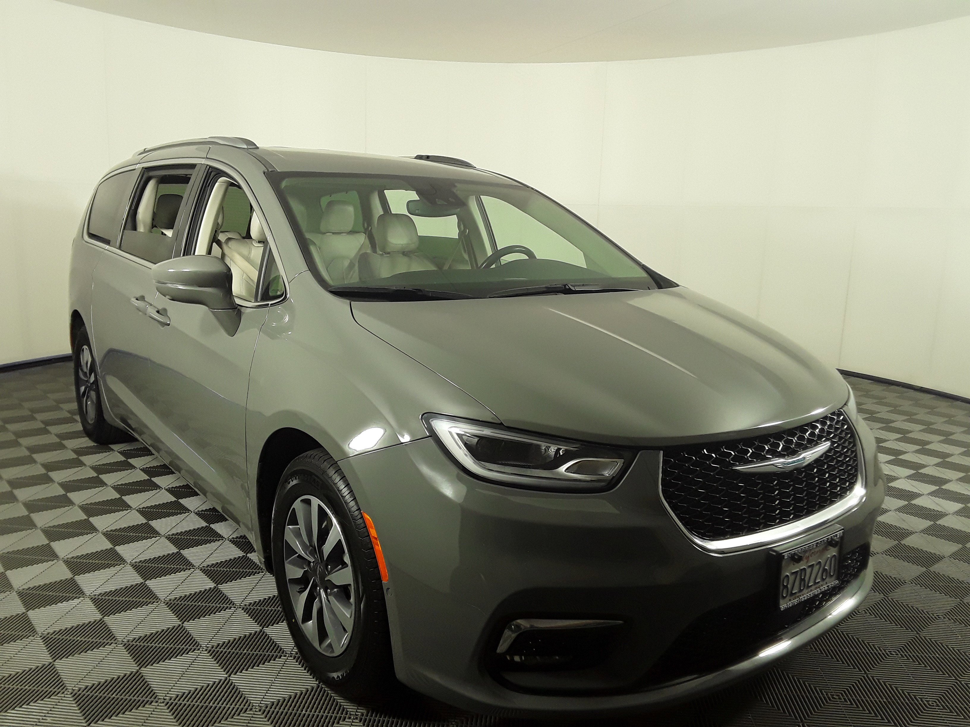 2021 Chrysler Pacifica Hybrid Touring L FWD