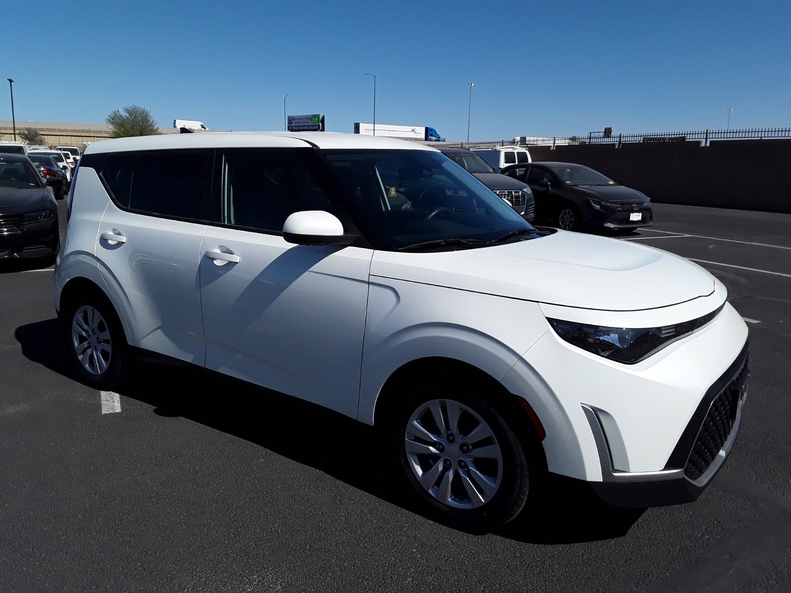 2023 Kia Soul LX IVT