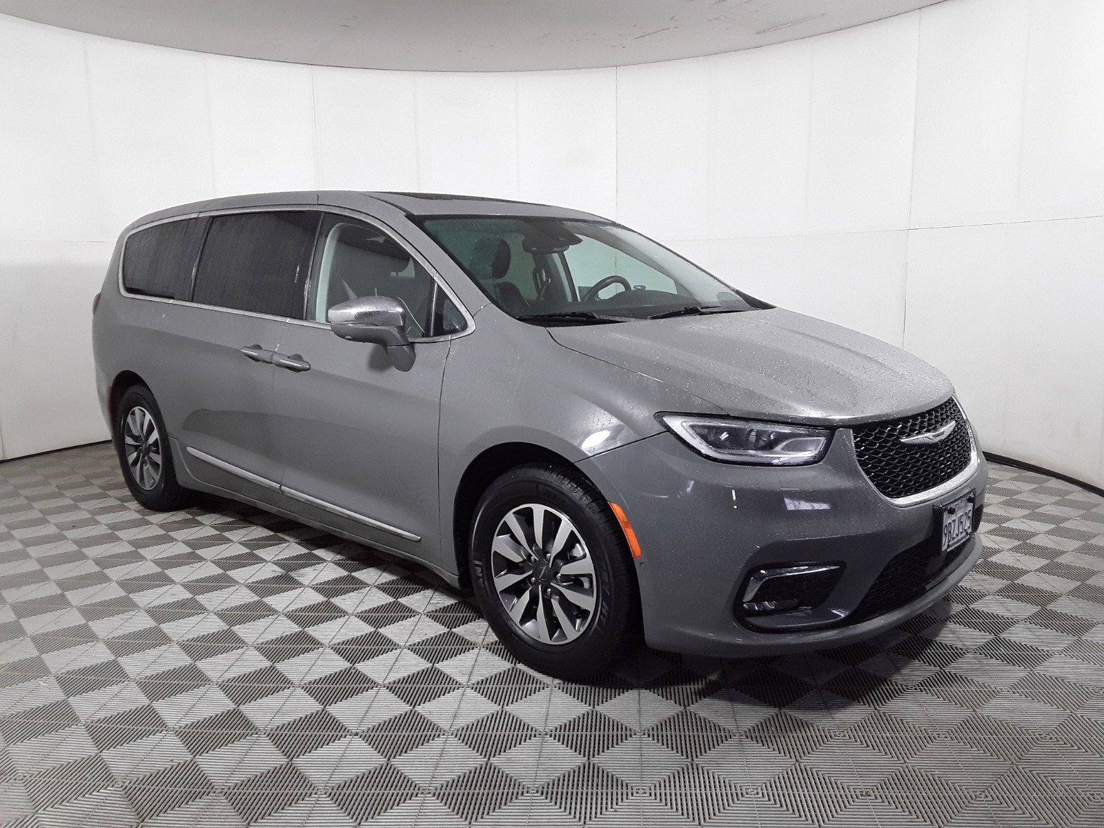 2022 Chrysler Pacifica Hybrid Limited FWD