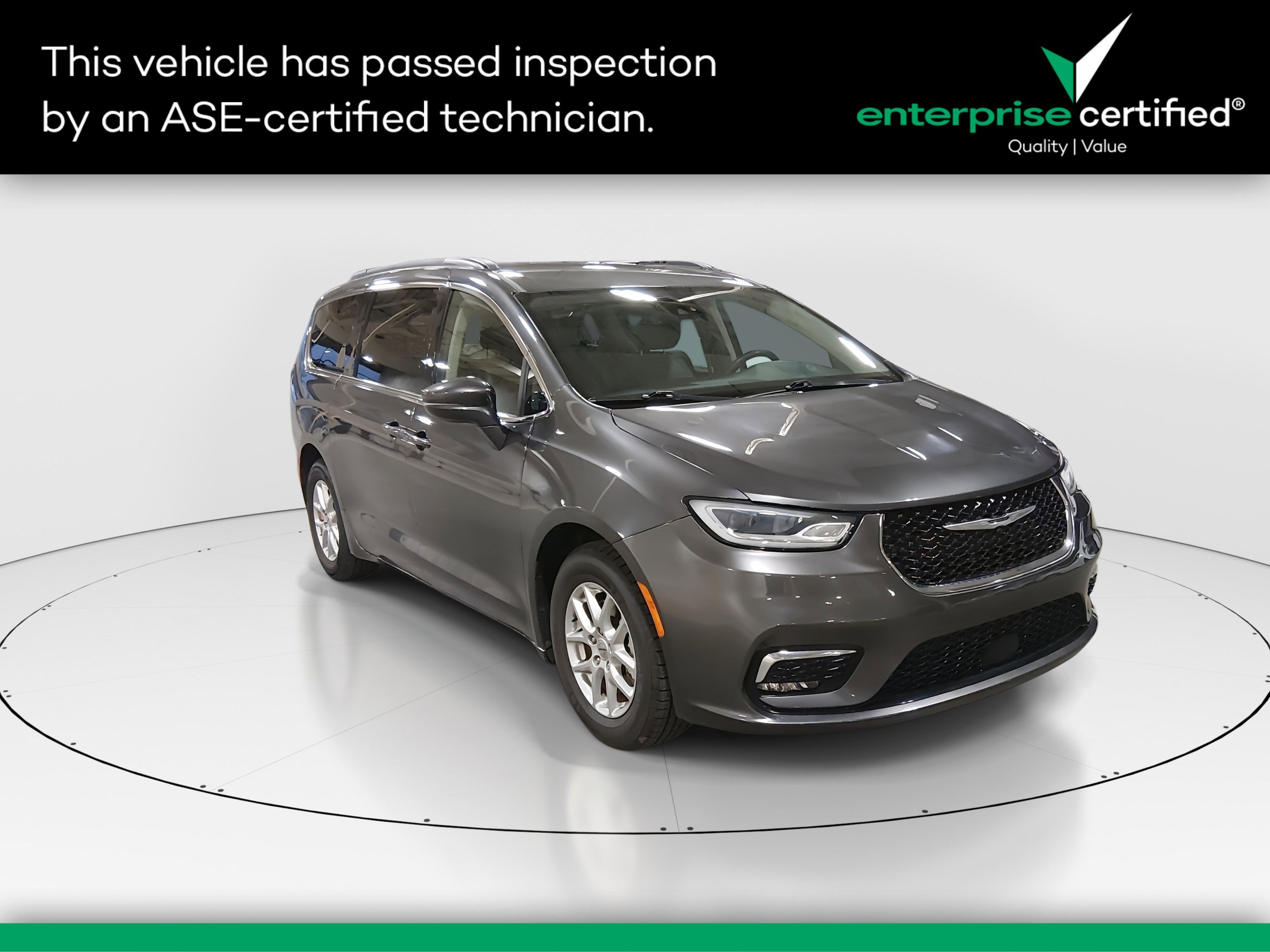 2022 Chrysler Pacifica Touring L's photo