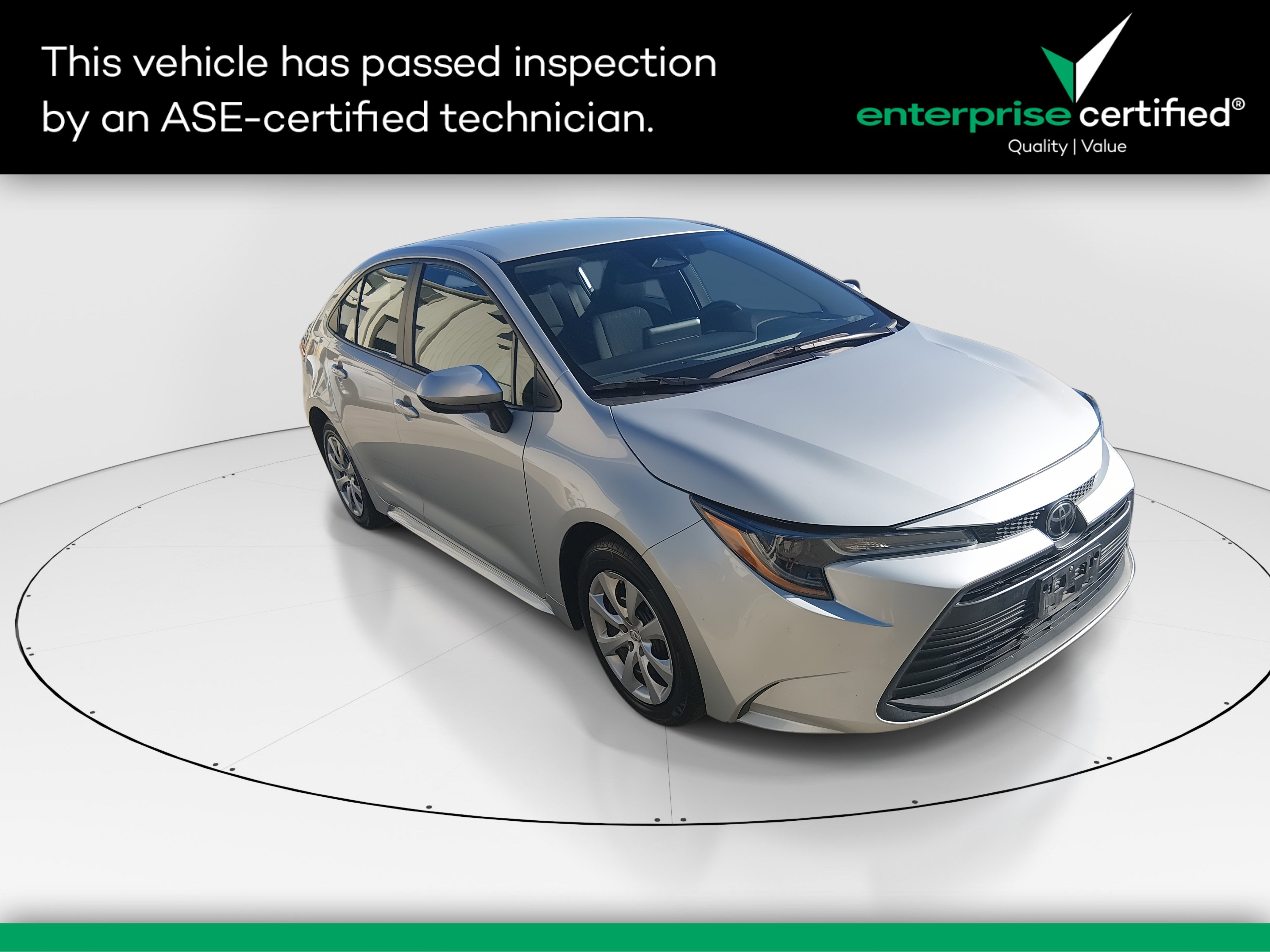 2024 Toyota Corolla LE's photo