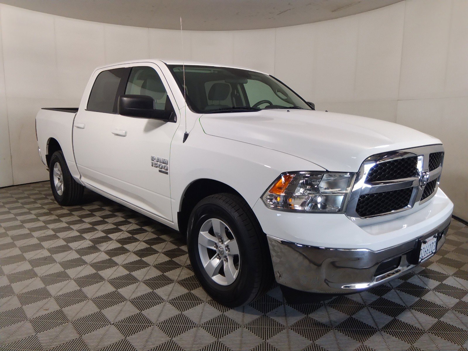 2021 Ram 1500 Classic SLT 4x2 Crew Cab 5'7