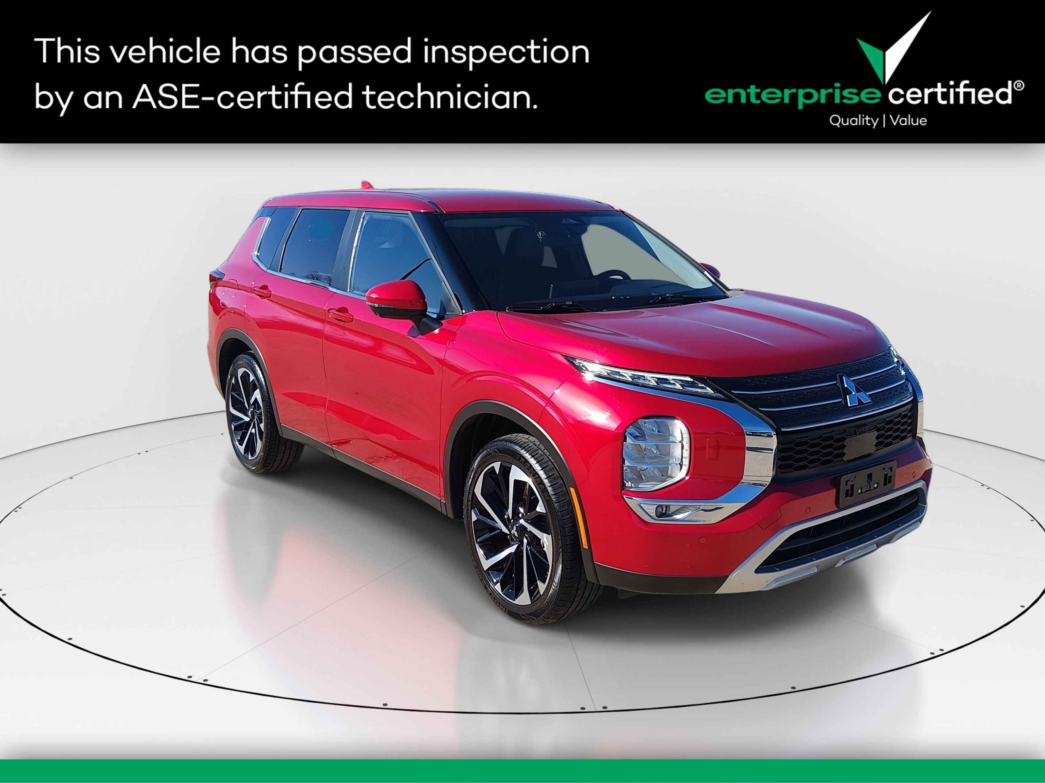 2024 Mitsubishi Outlander SE's photo