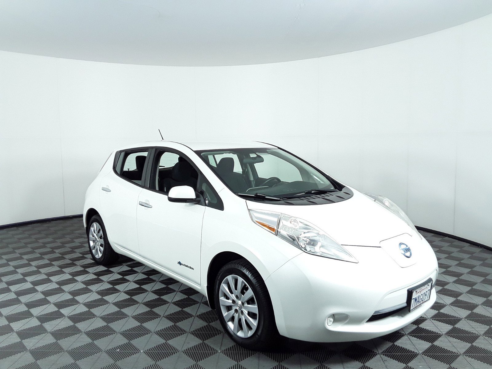 2015 Nissan LEAF 4dr HB S