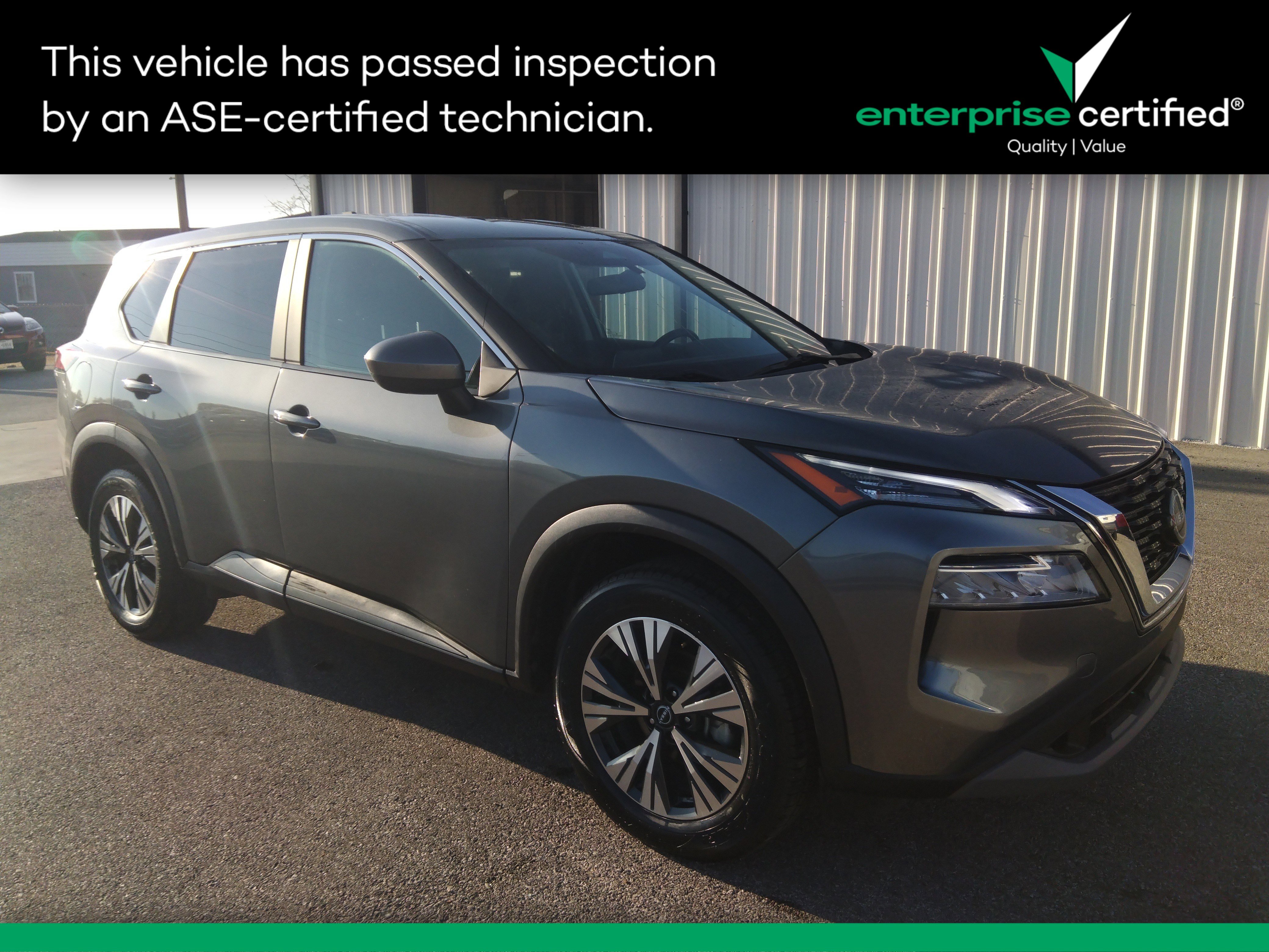 2023 Nissan Rogue SV's photo