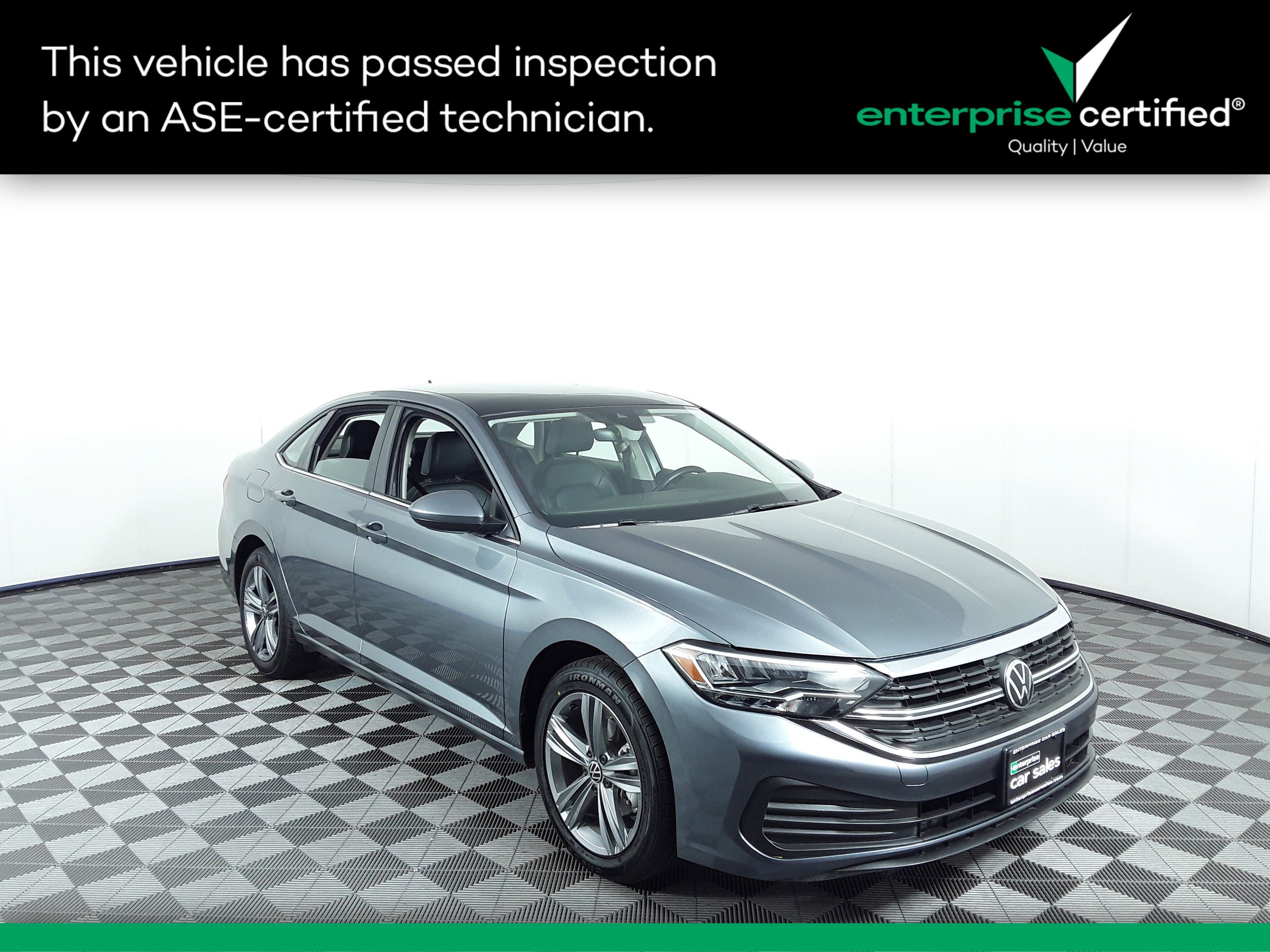 Used 2024 Volkswagen Jetta SE Auto