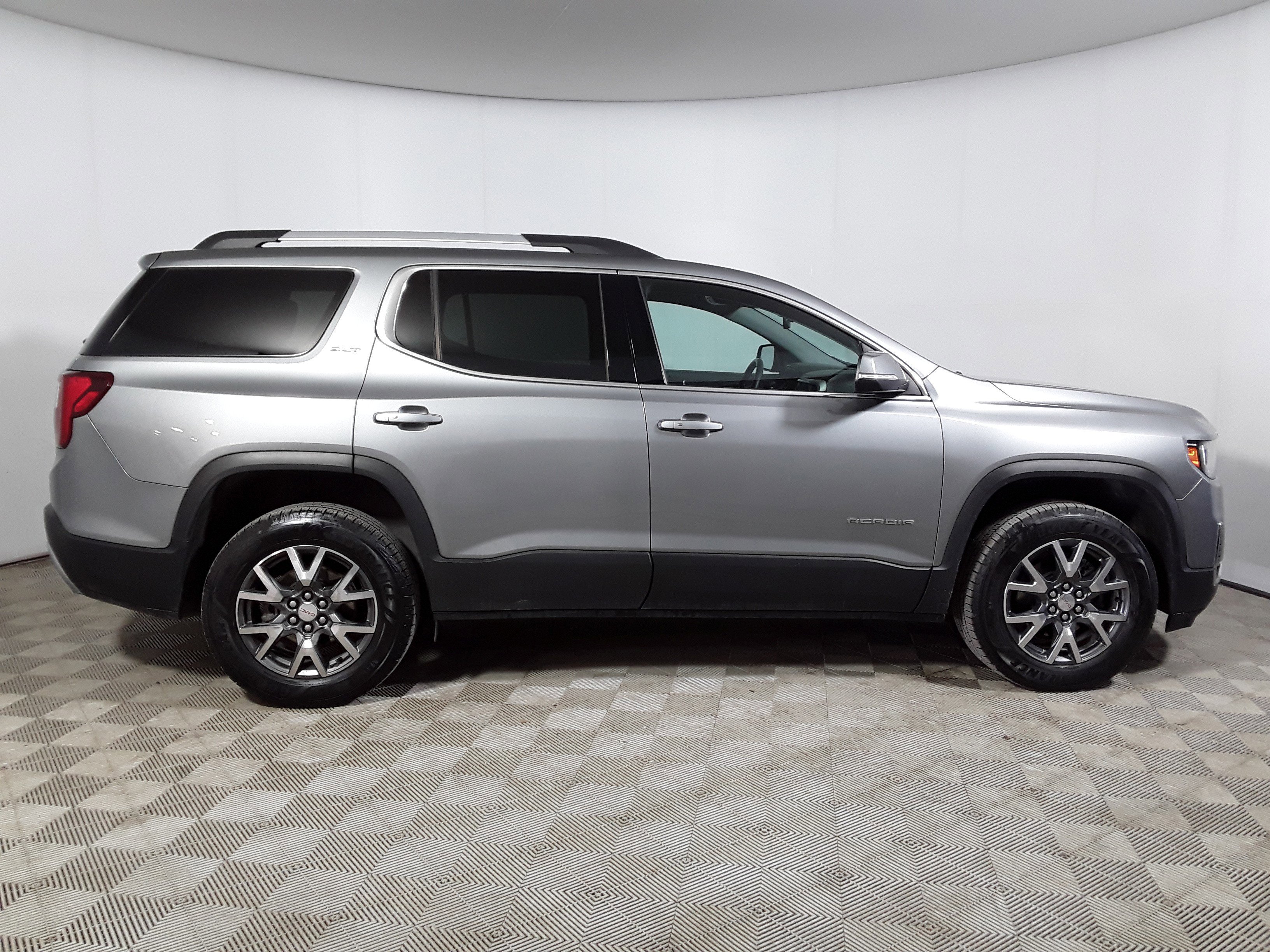 Image 2 of Used 2023 GMC Acadia FWD 4dr SLT