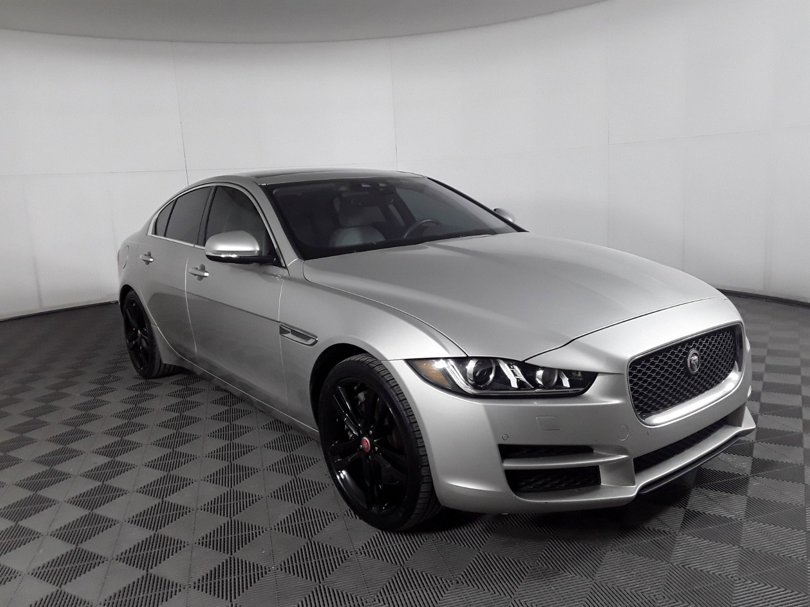 2017 Jaguar XE 35t Prestige AWD