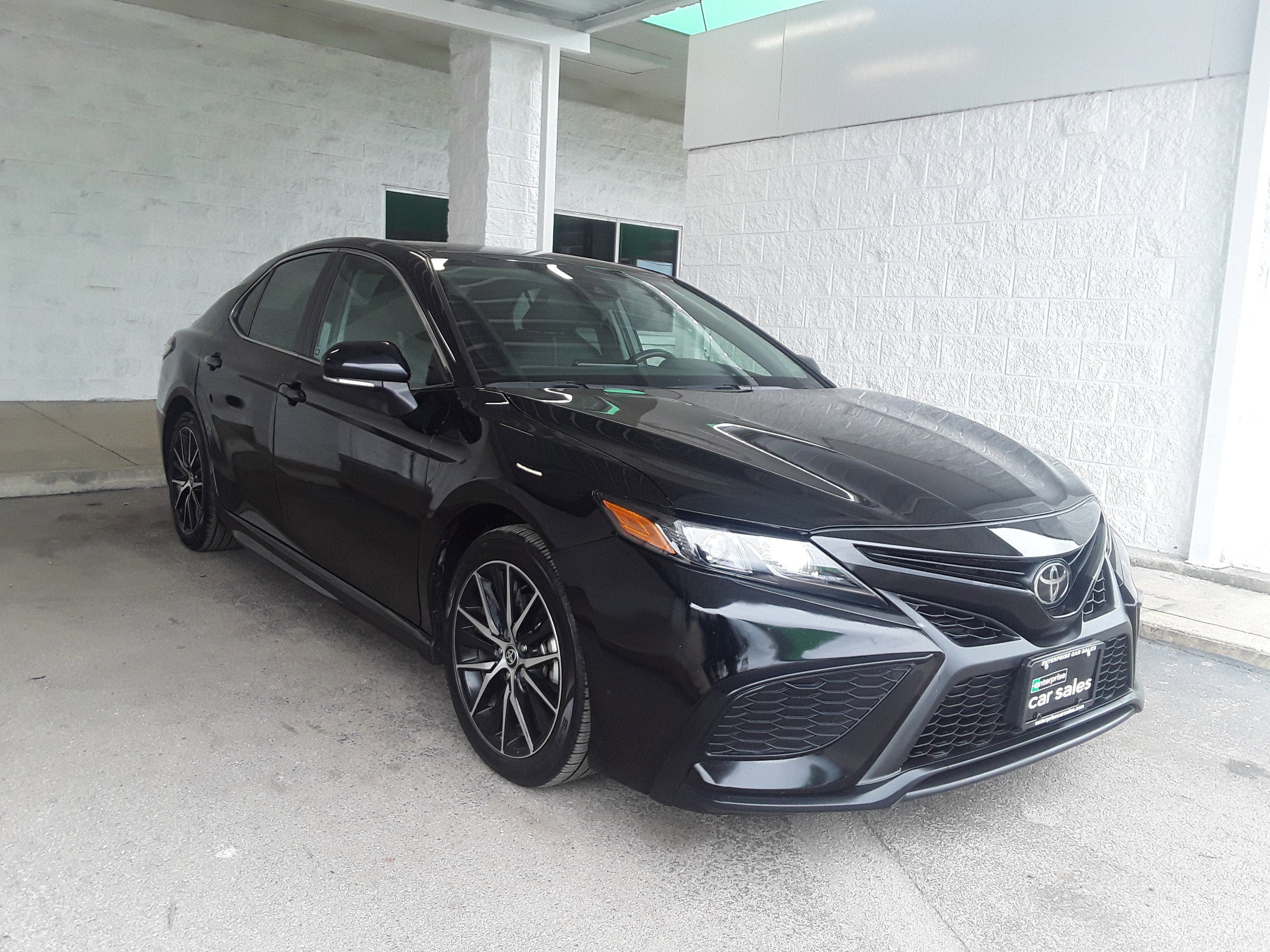 2024 Toyota Camry SE Auto