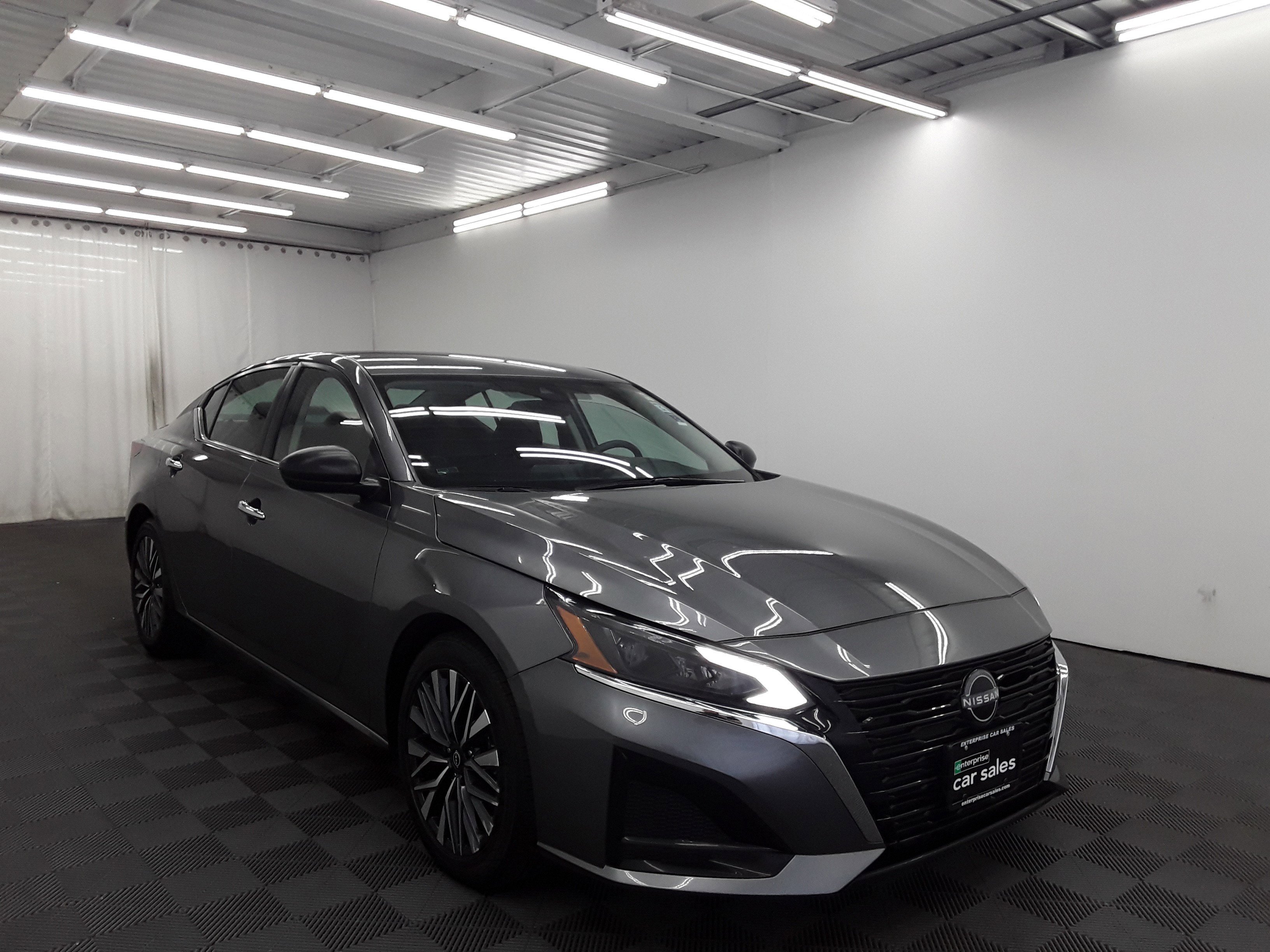Used 2024 Nissan Altima 2.5 SV Sedan
