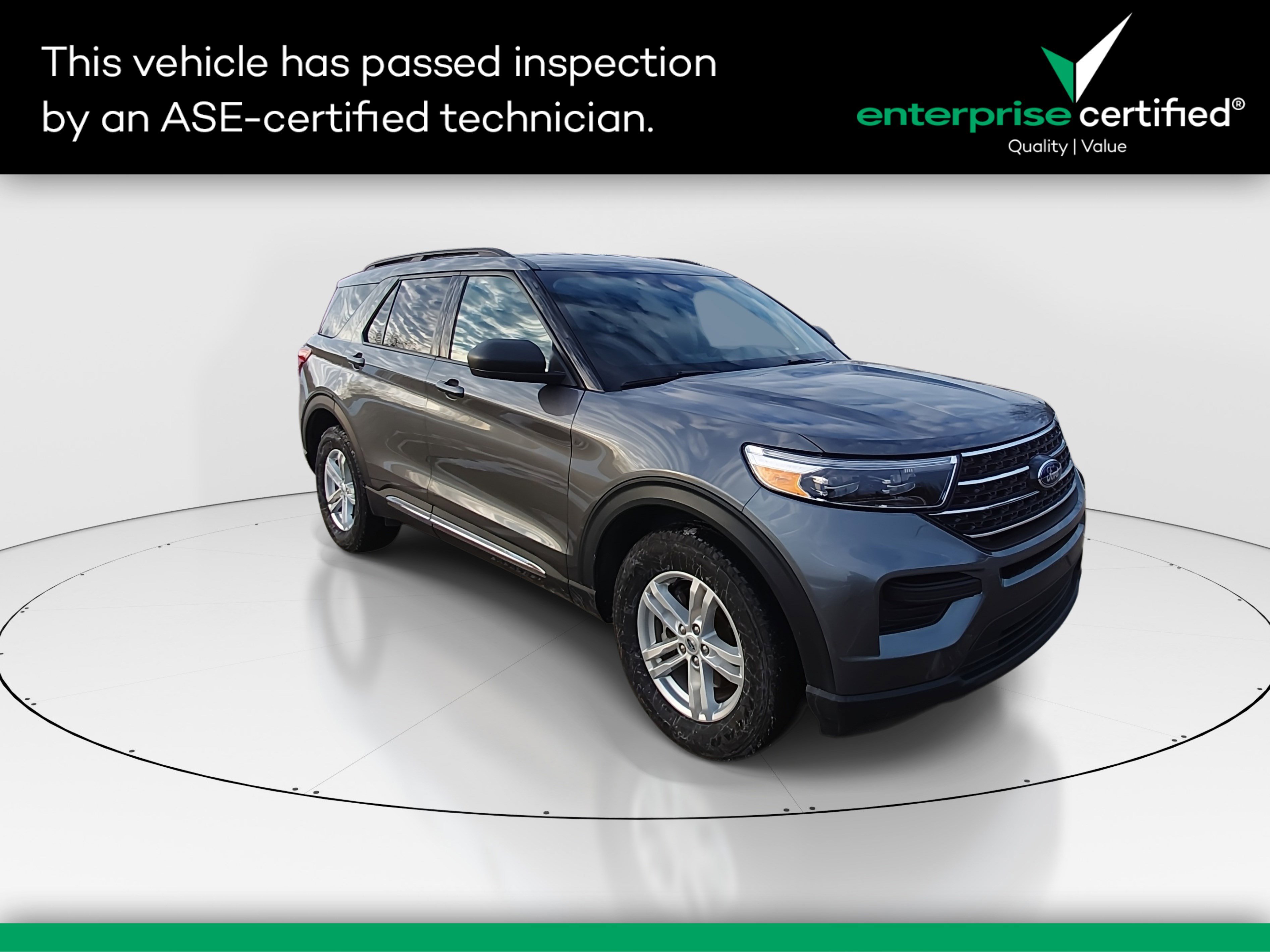 2023 Ford Explorer XLT's photo