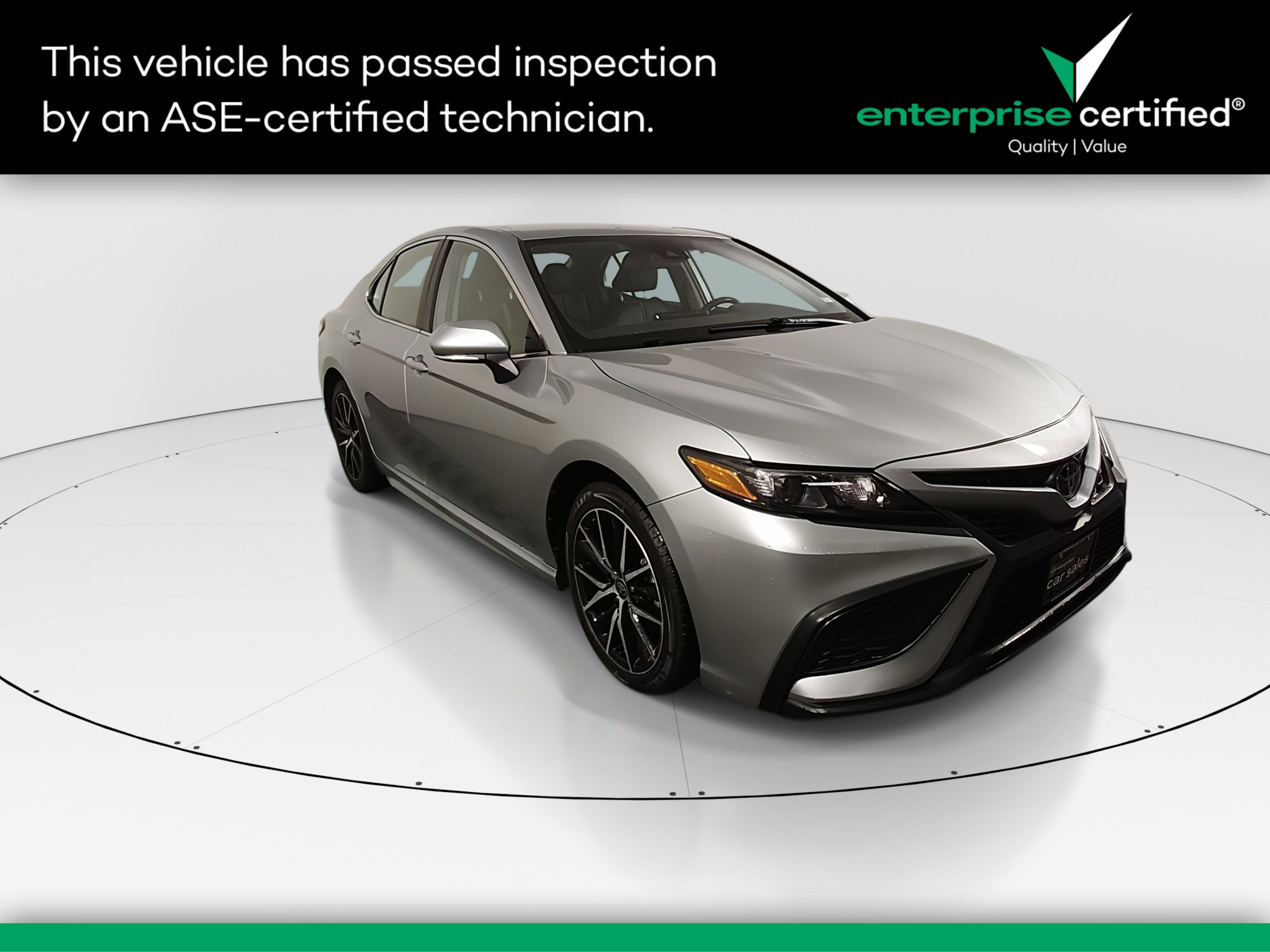 2023 Toyota Camry SE's photo