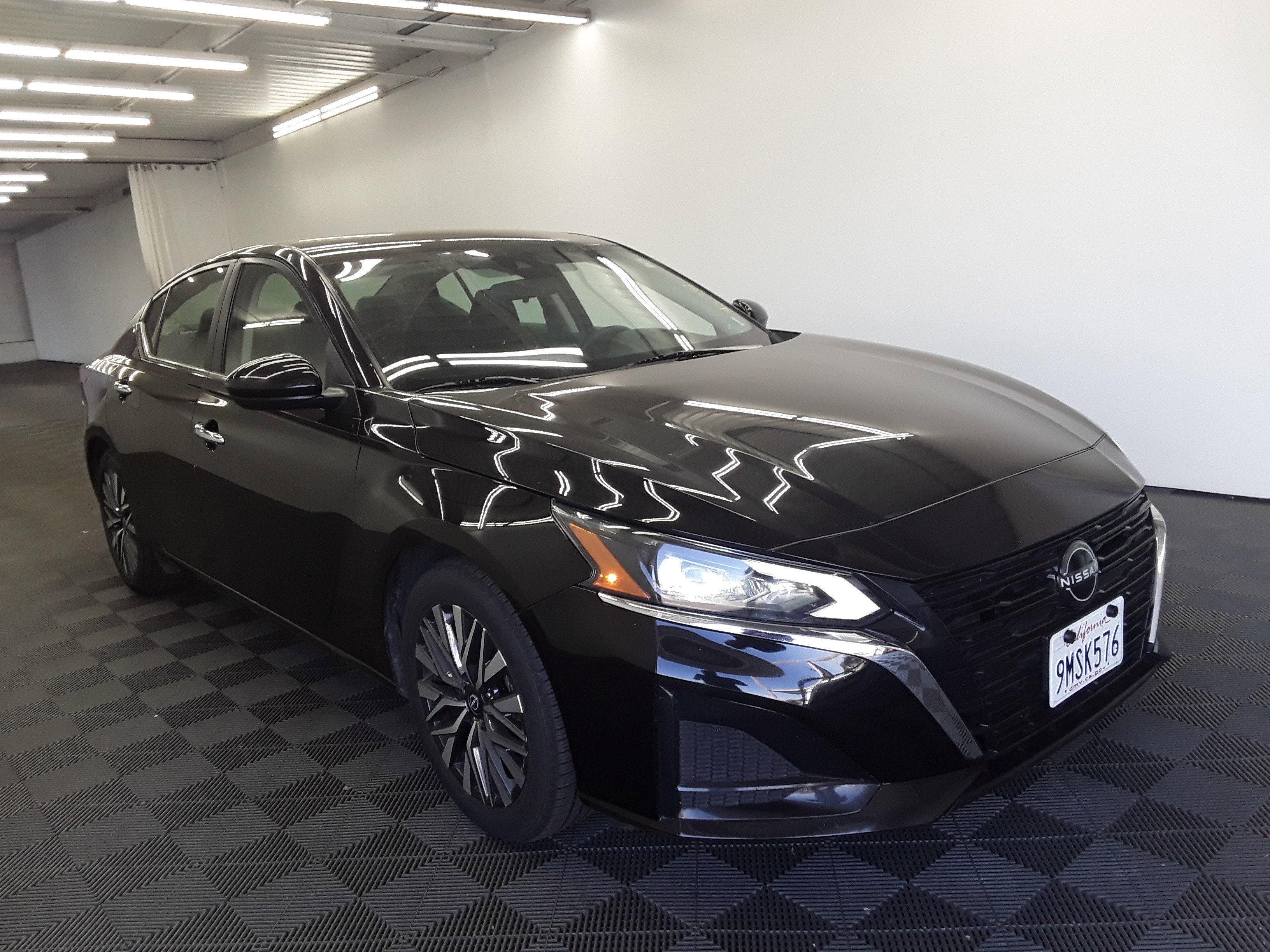 Used 2023 Nissan Altima 2.5 SV Sedan