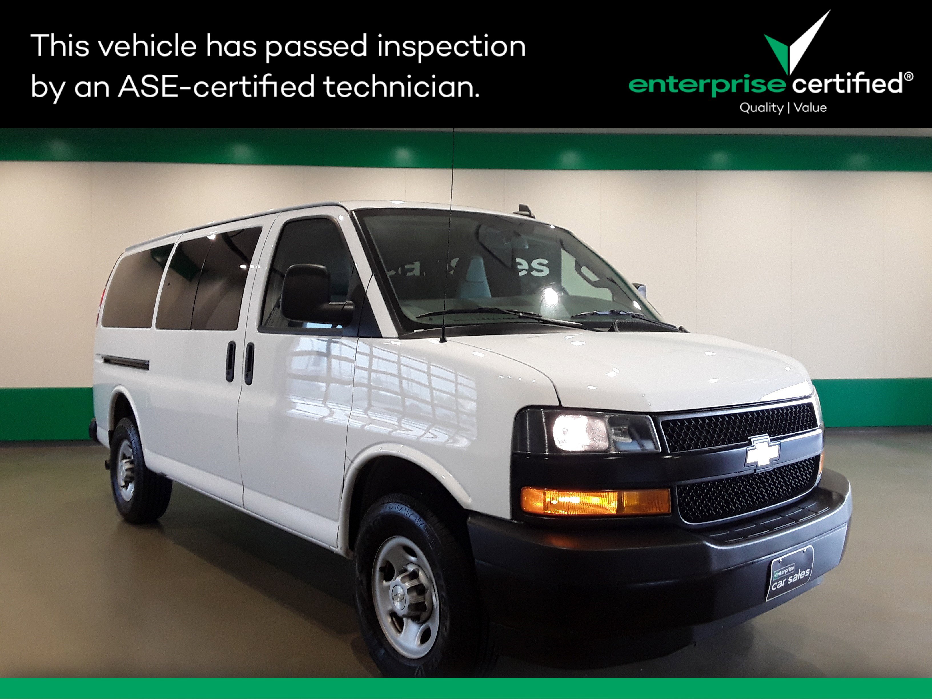 2023 Chevrolet Express Passenger LS RWD 3500 135
