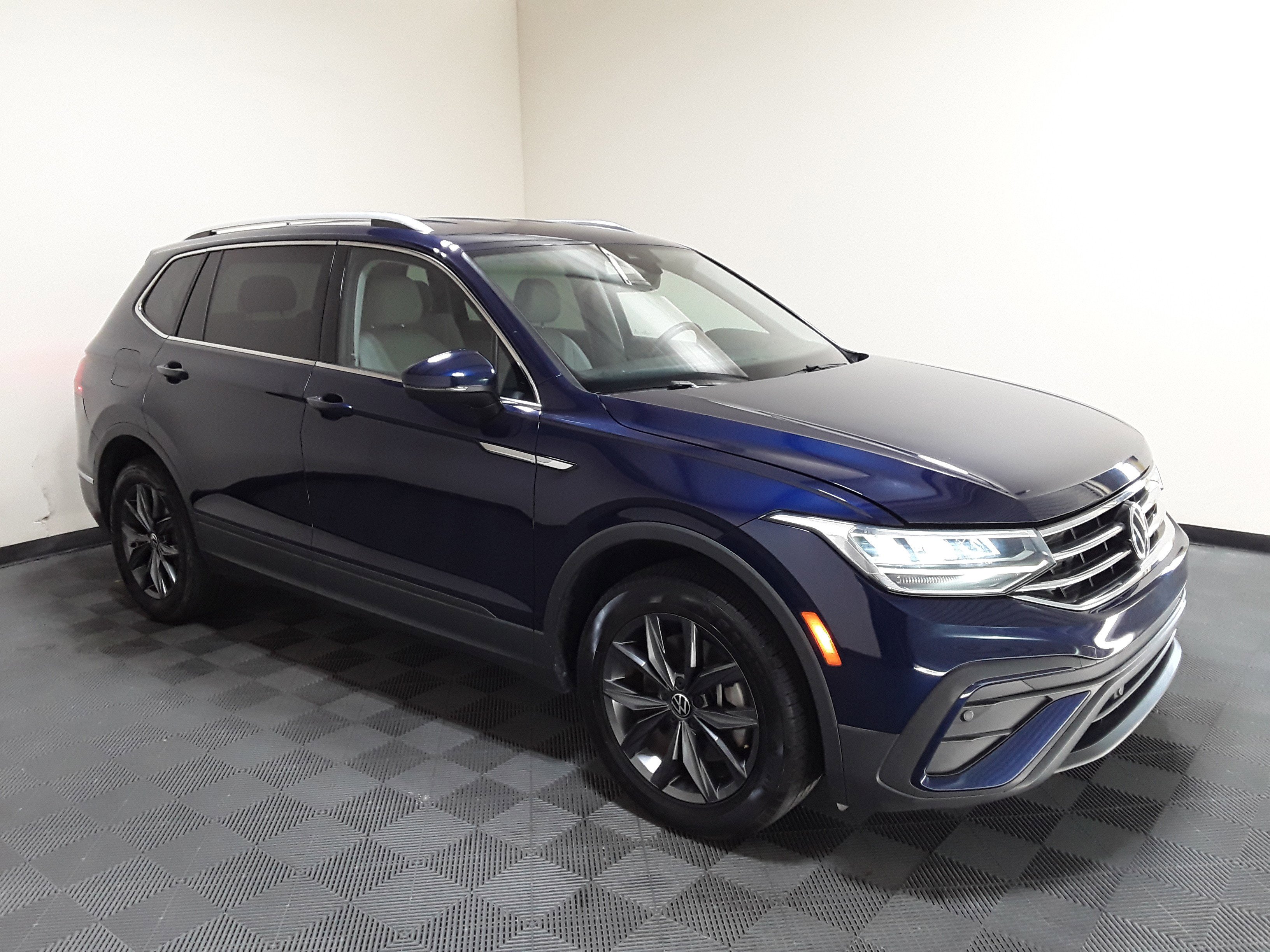 2022 Volkswagen Tiguan 2.0T SE FWD
