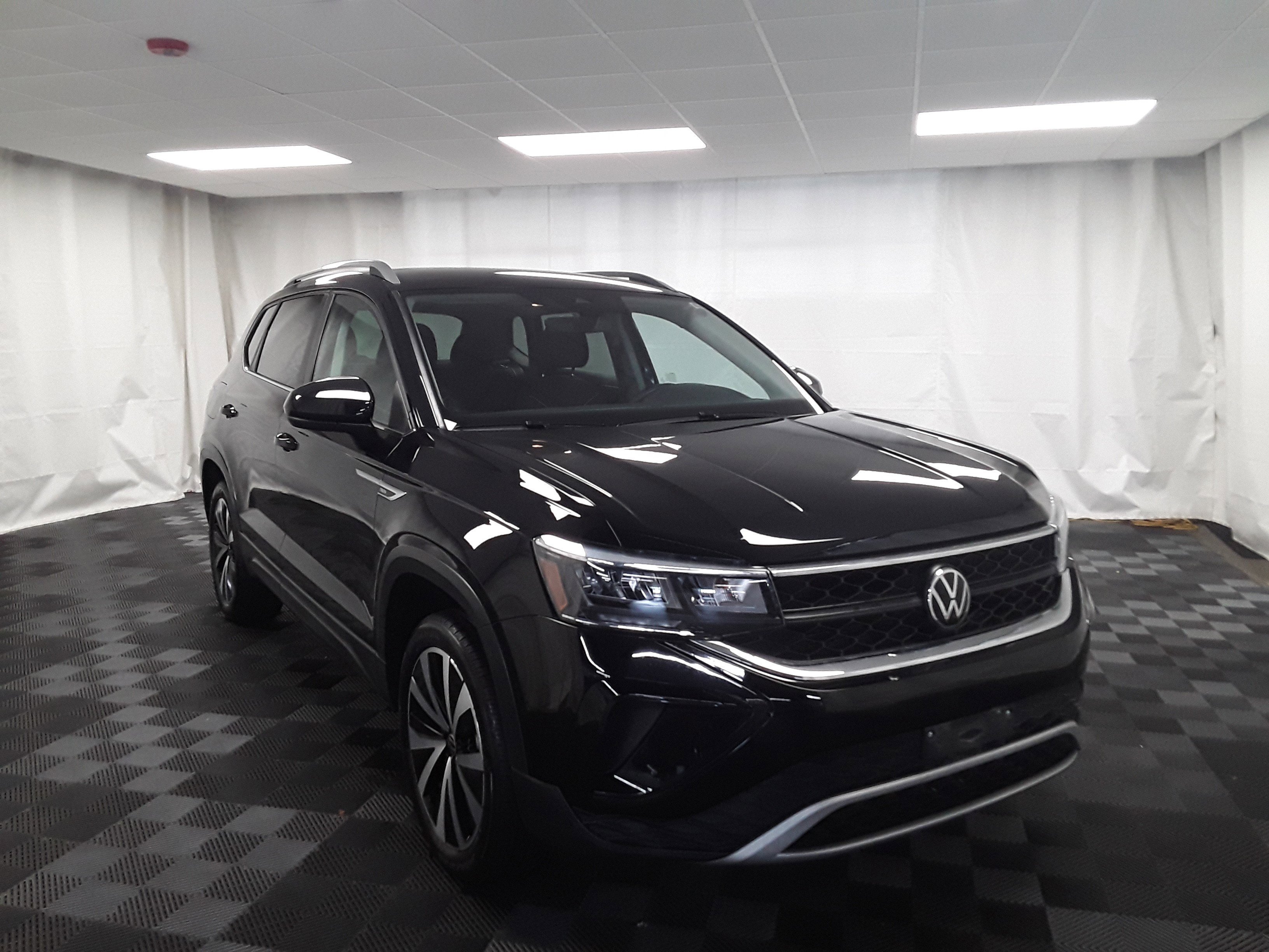 2024 Volkswagen Taos SE FWD