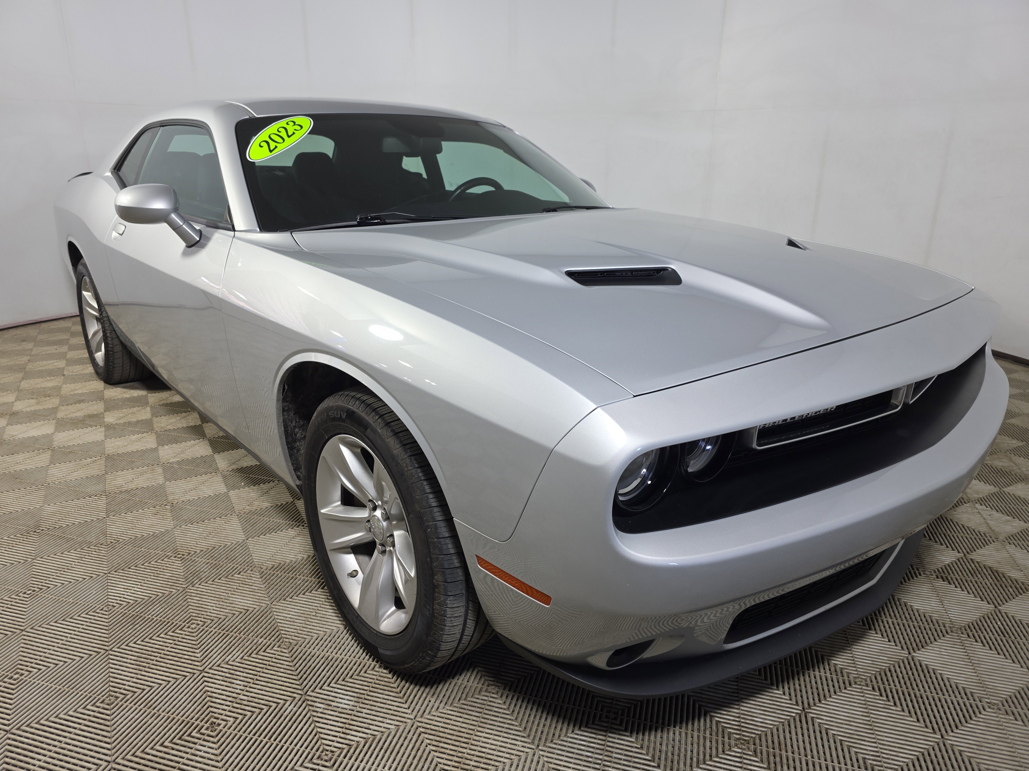 2023 Dodge Challenger SXT RWD