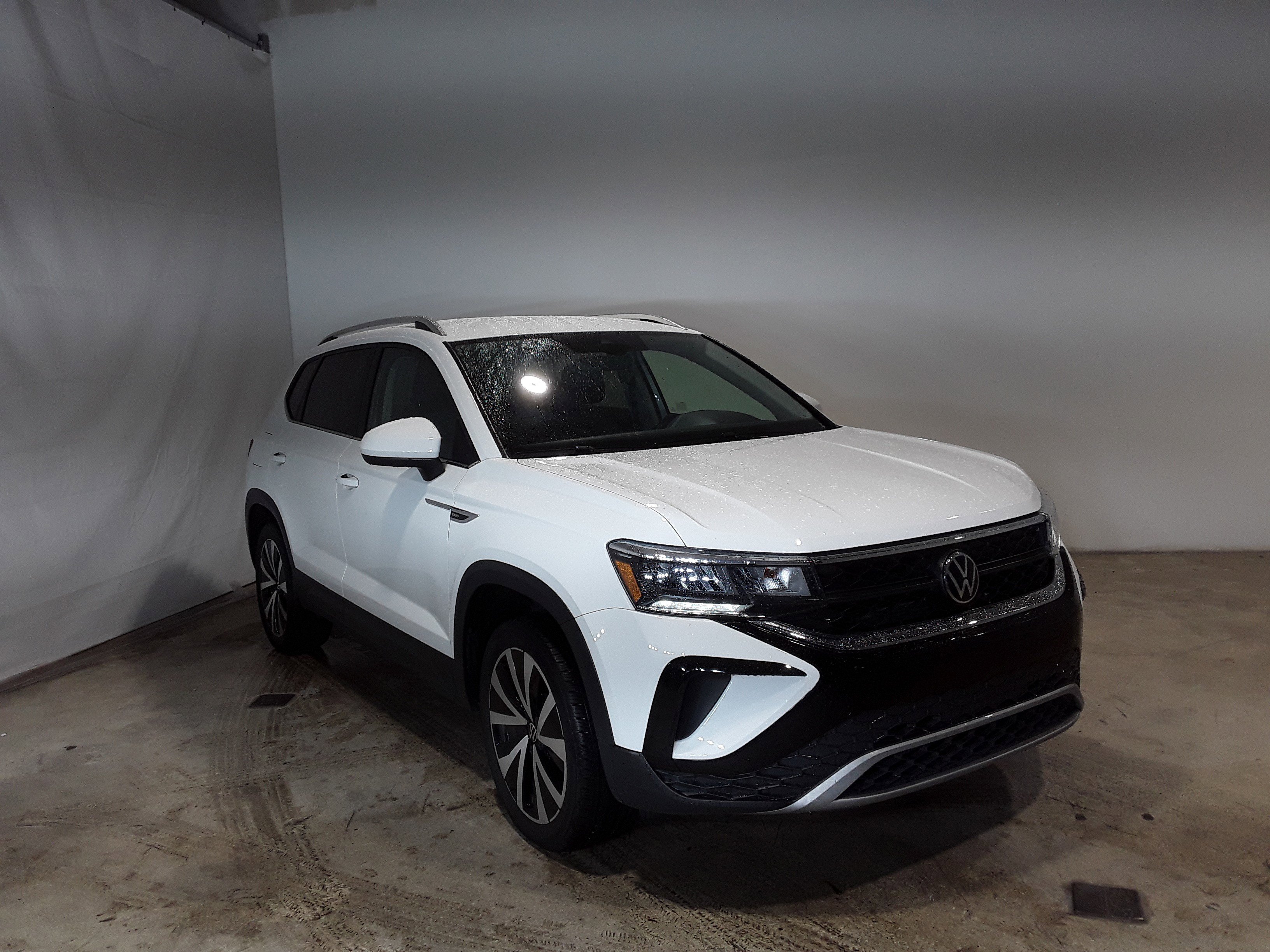 2024 Volkswagen Taos SE FWD