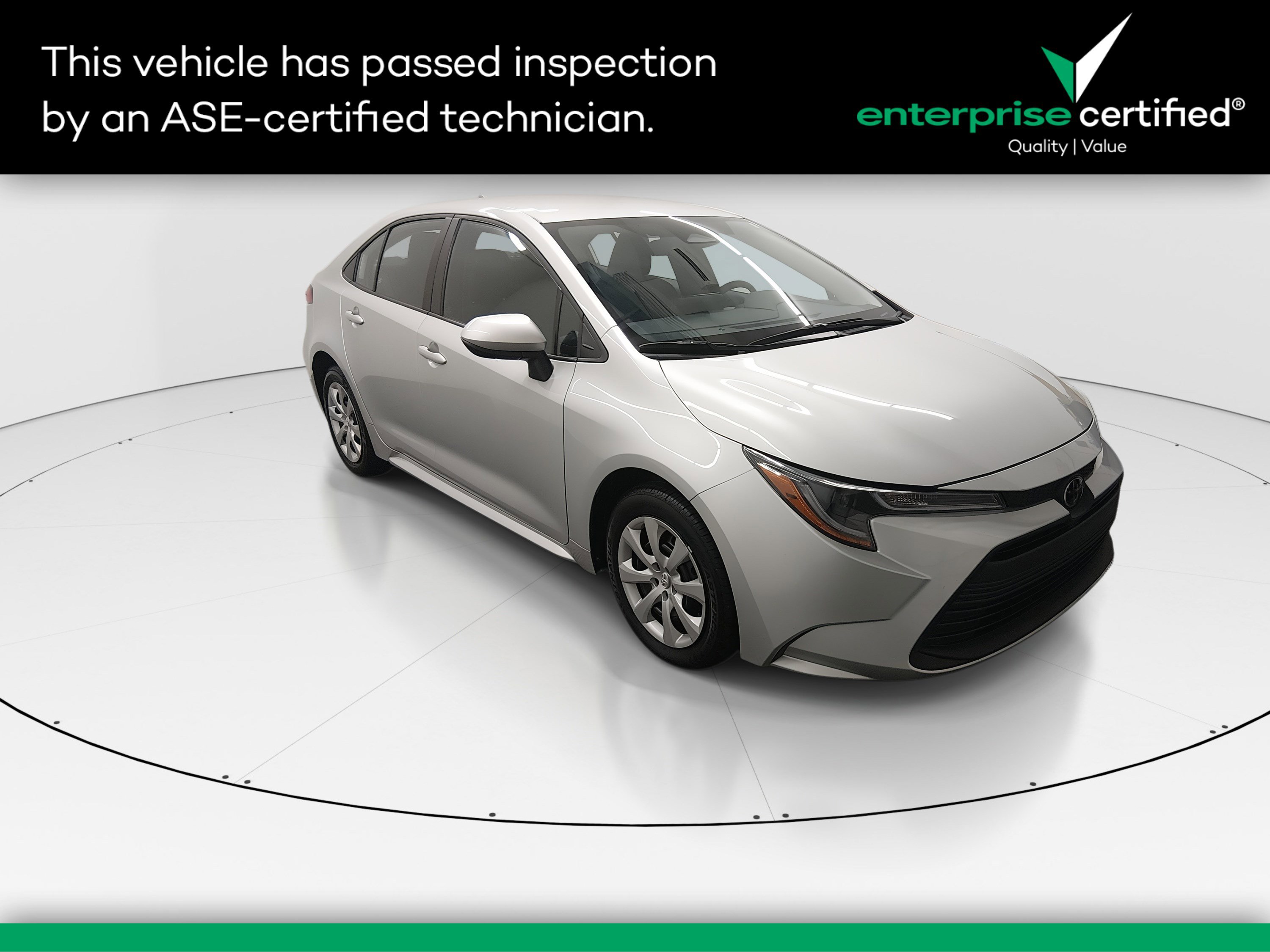 2024 Toyota Corolla LE's photo