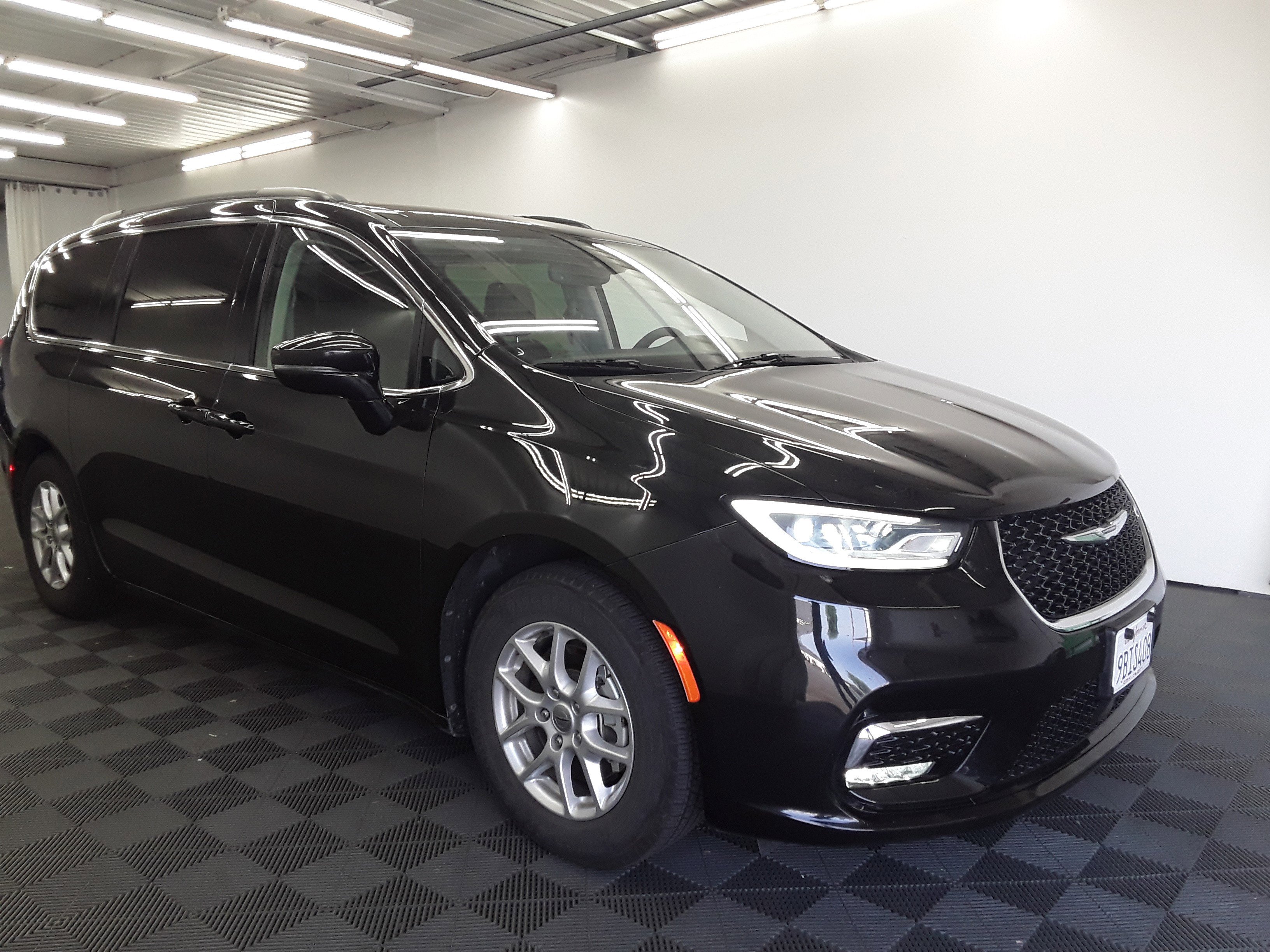 2022 Chrysler Pacifica Touring L FWD