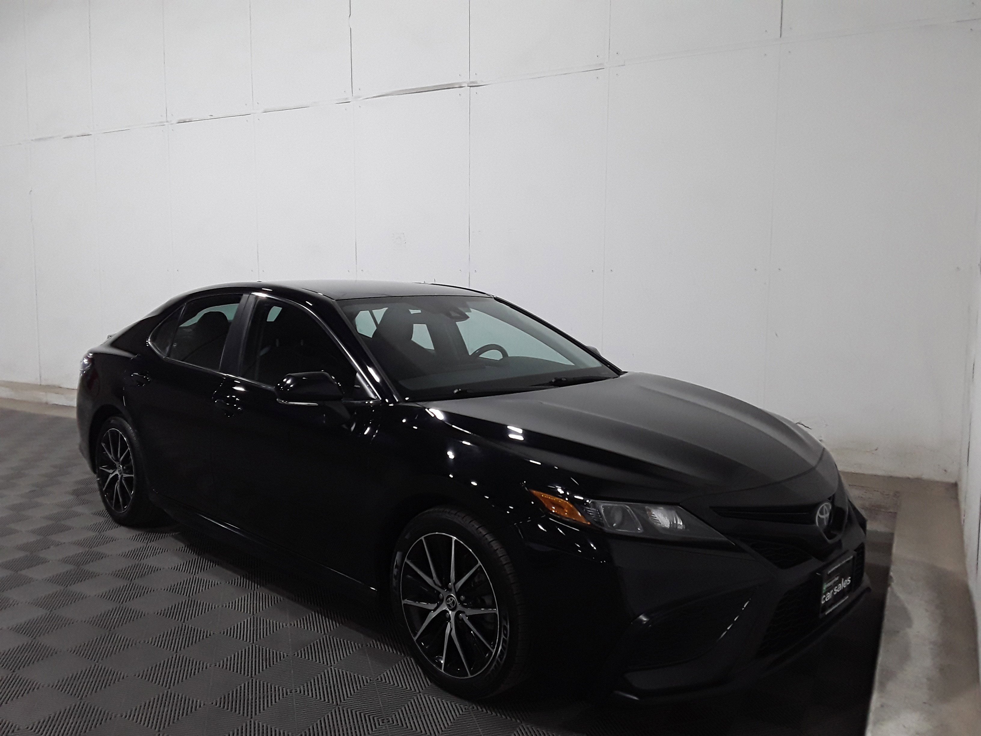2023 Toyota Camry SE Auto