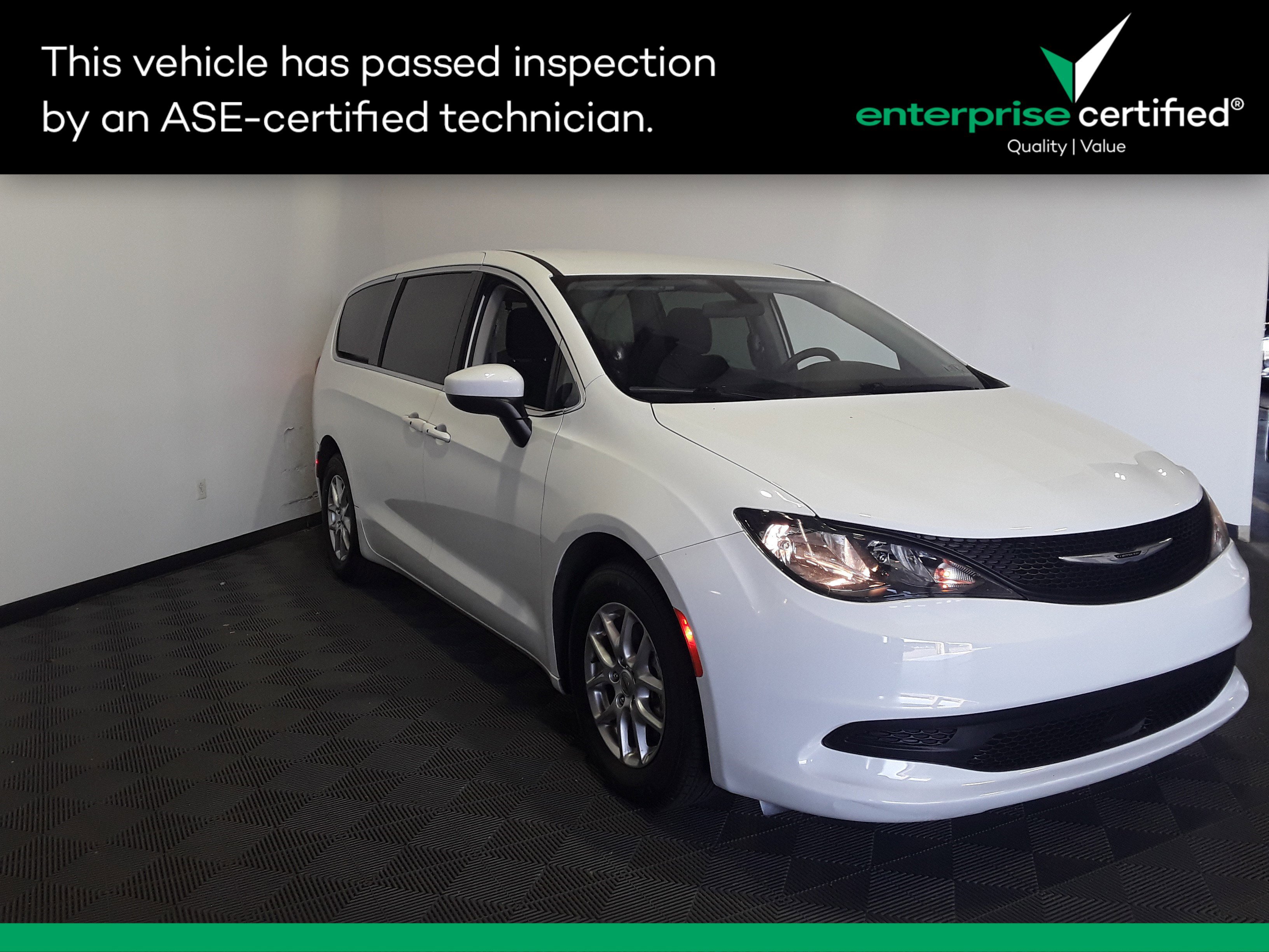 2022 Chrysler Voyager LX FWD