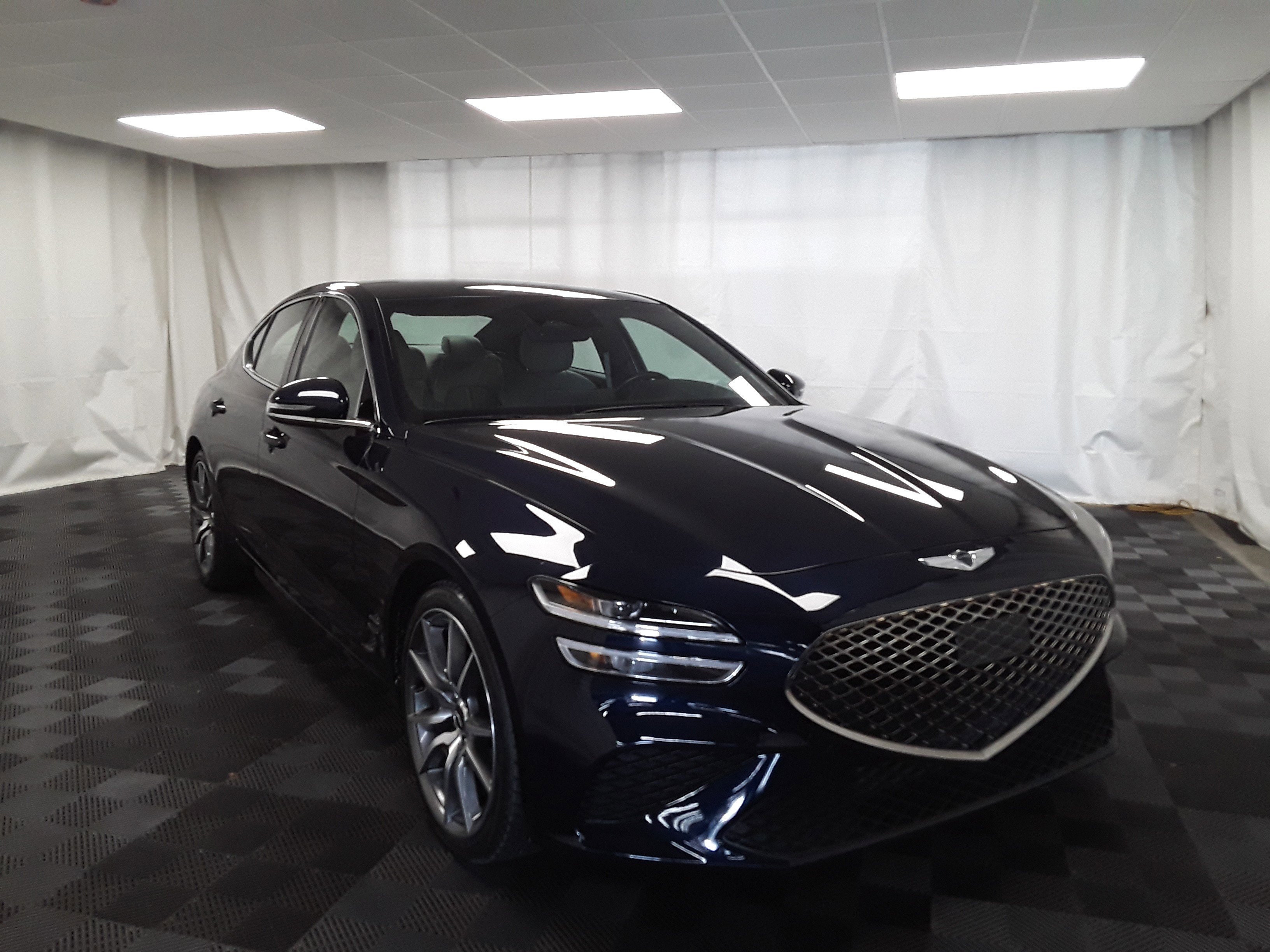 2023 Genesis G70 2.0T RWD