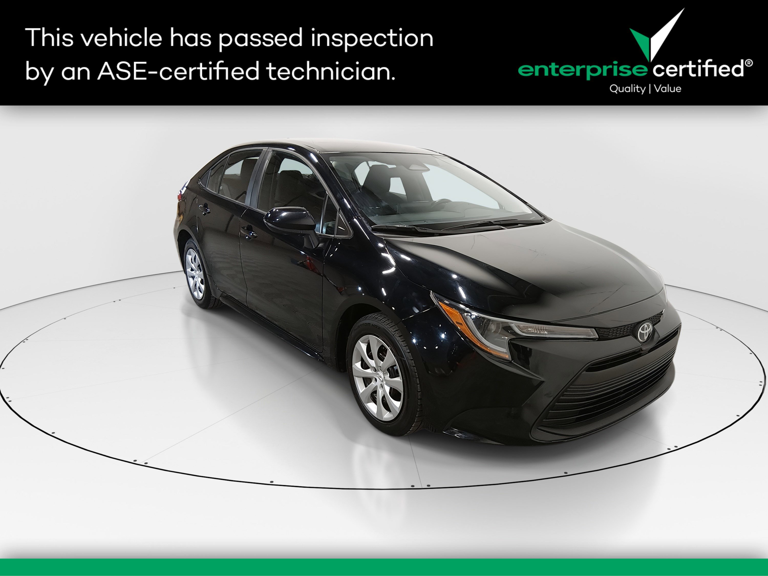 2024 Toyota Corolla LE's photo