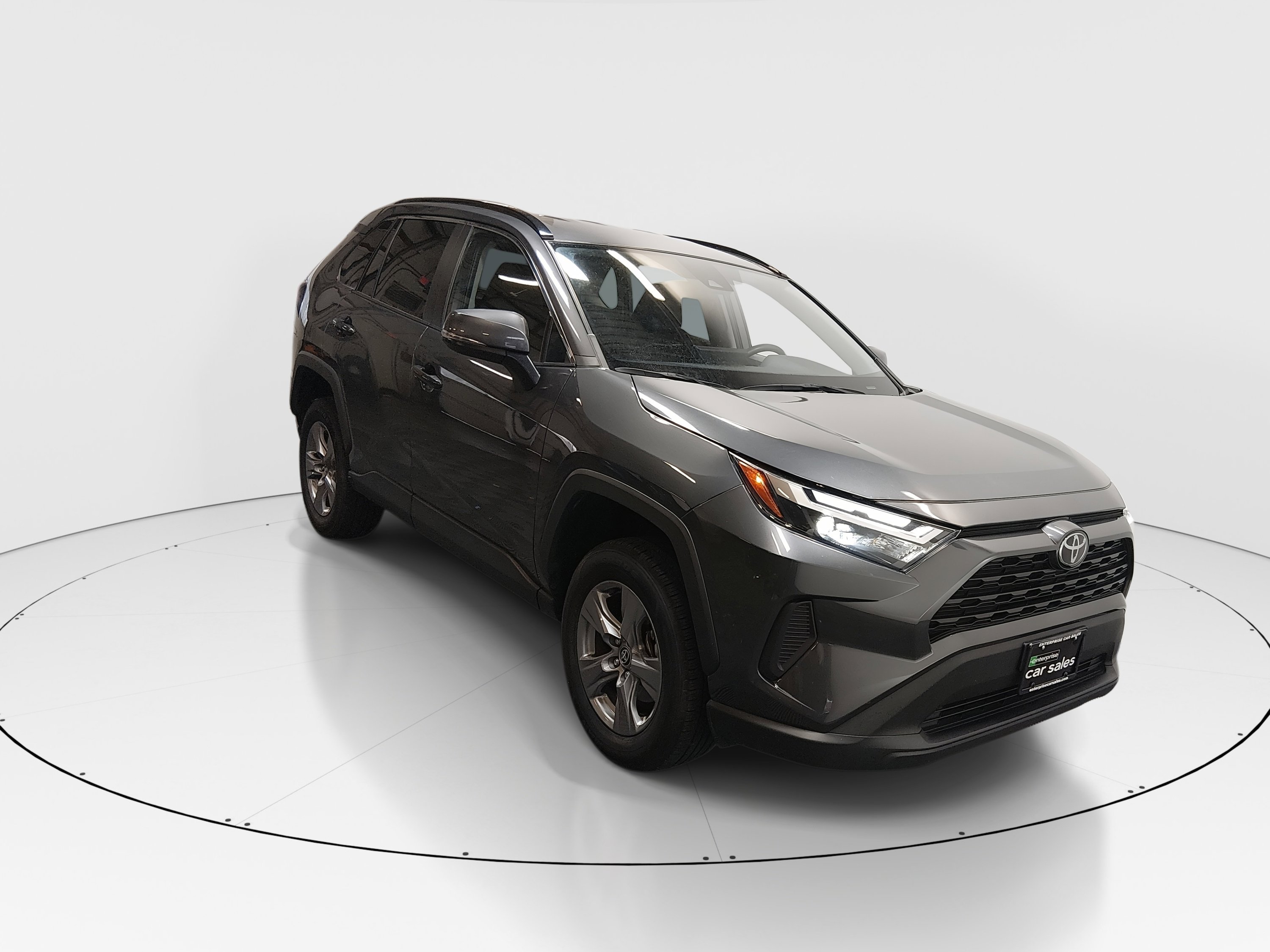 2024 Toyota RAV4 XLE's photo