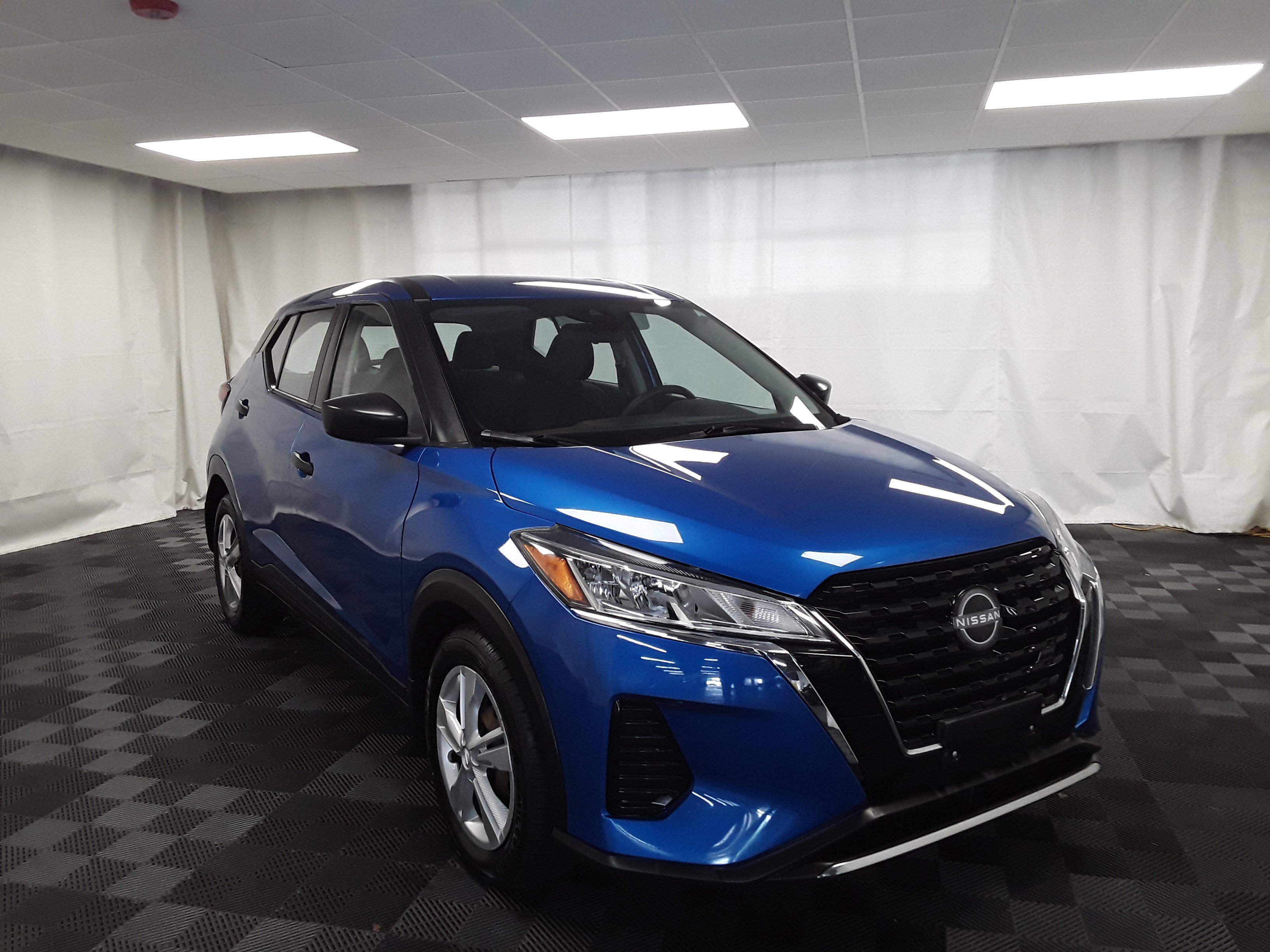 2022 Nissan Kicks S FWD