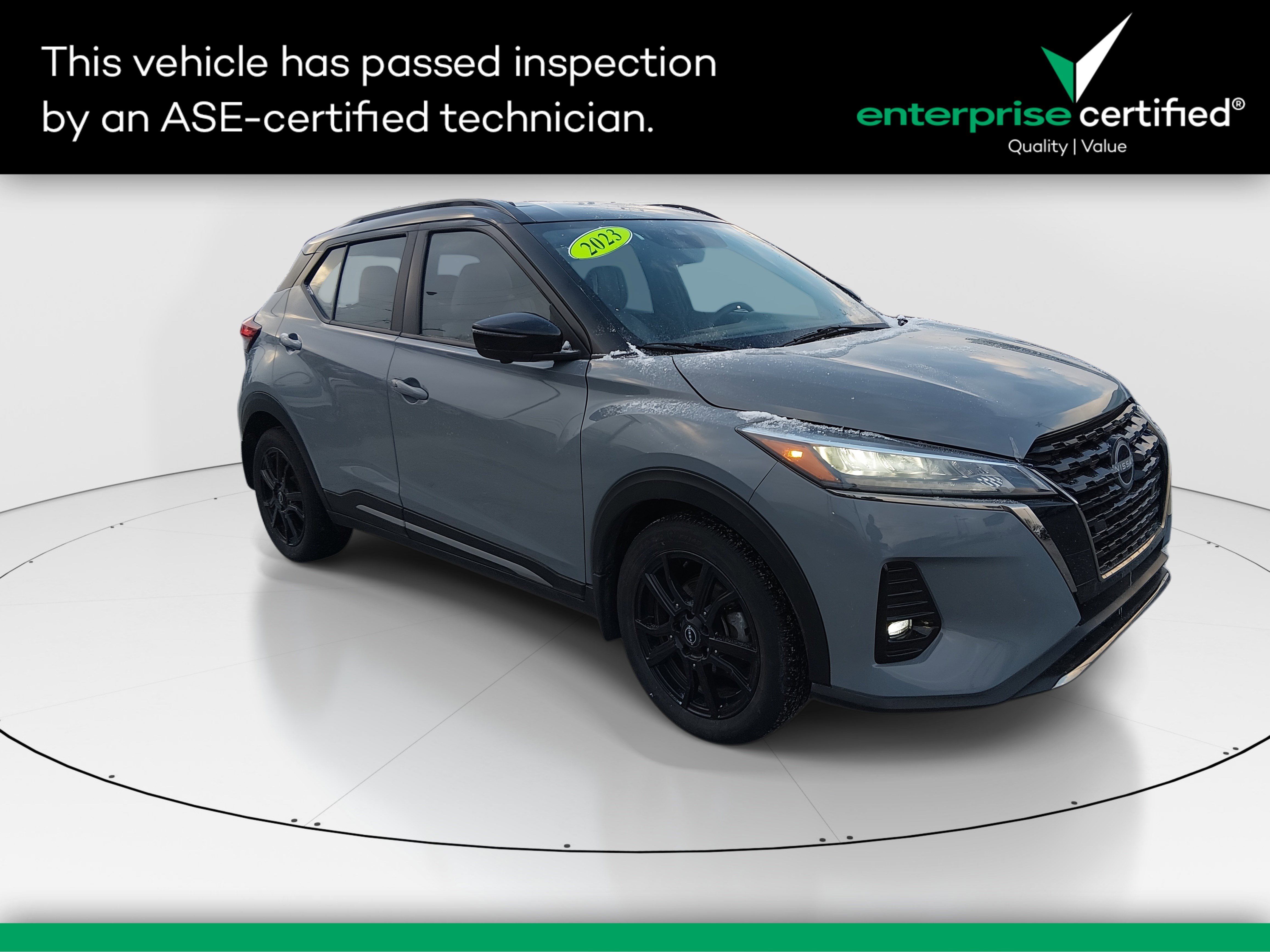 2023 Nissan Kicks SR's photo