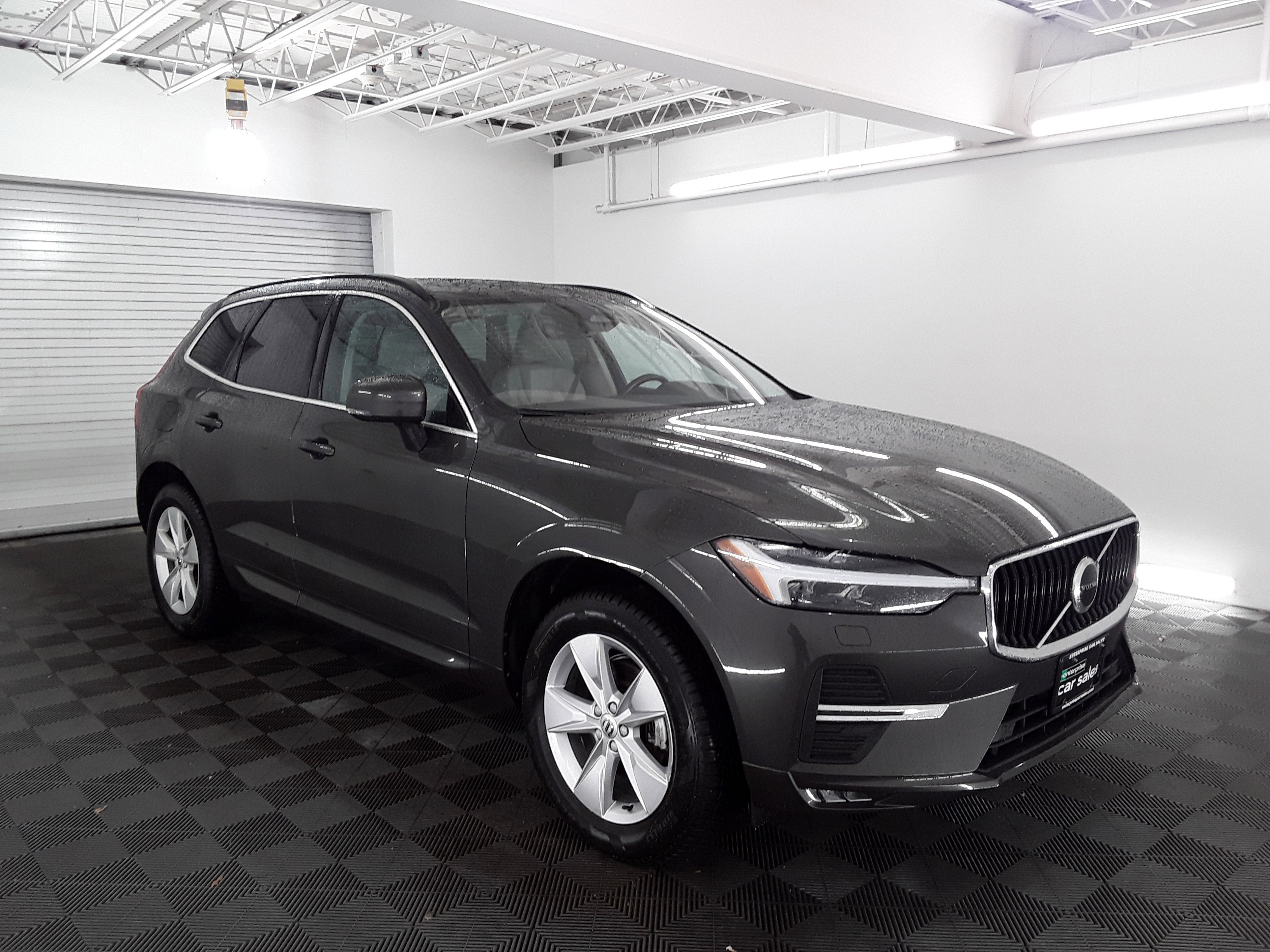 2022 Volvo XC60 B5 AWD Momentum