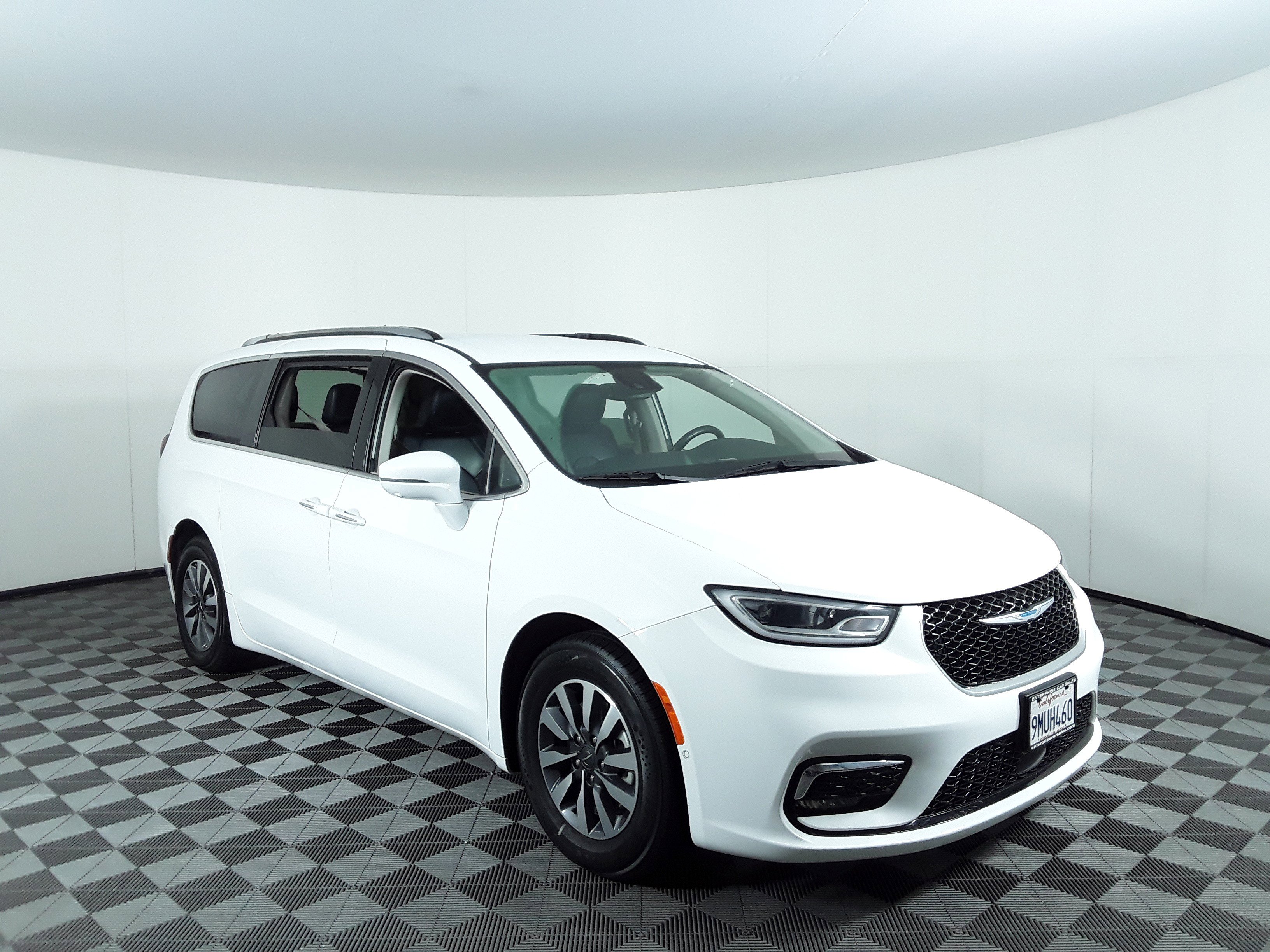 2021 Chrysler Pacifica Hybrid Touring L FWD