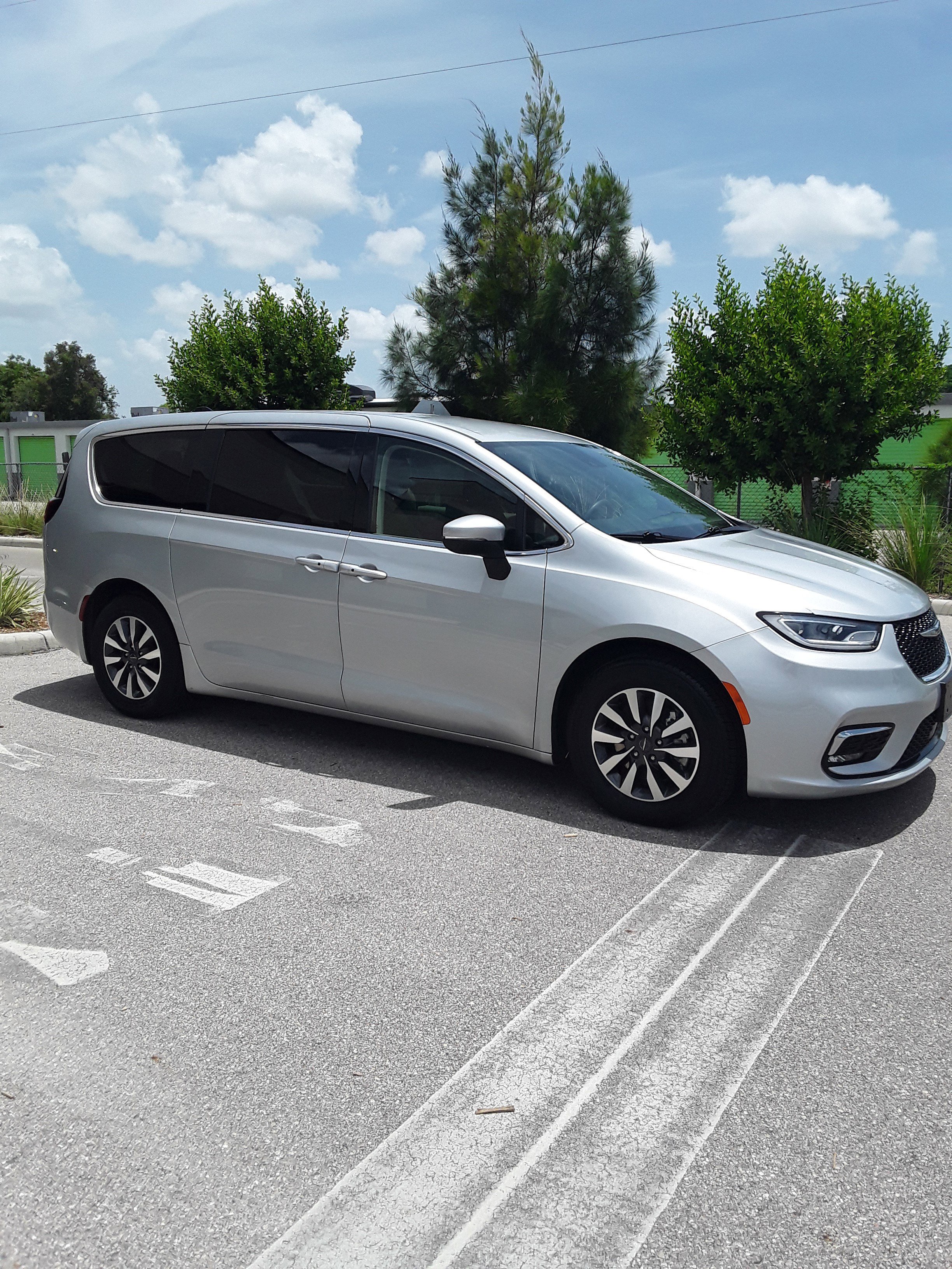 Used 2023 Chrysler Pacifica Hybrid Touring L FWD