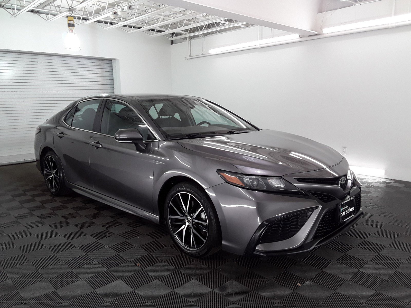 2022 Toyota Camry SE Auto