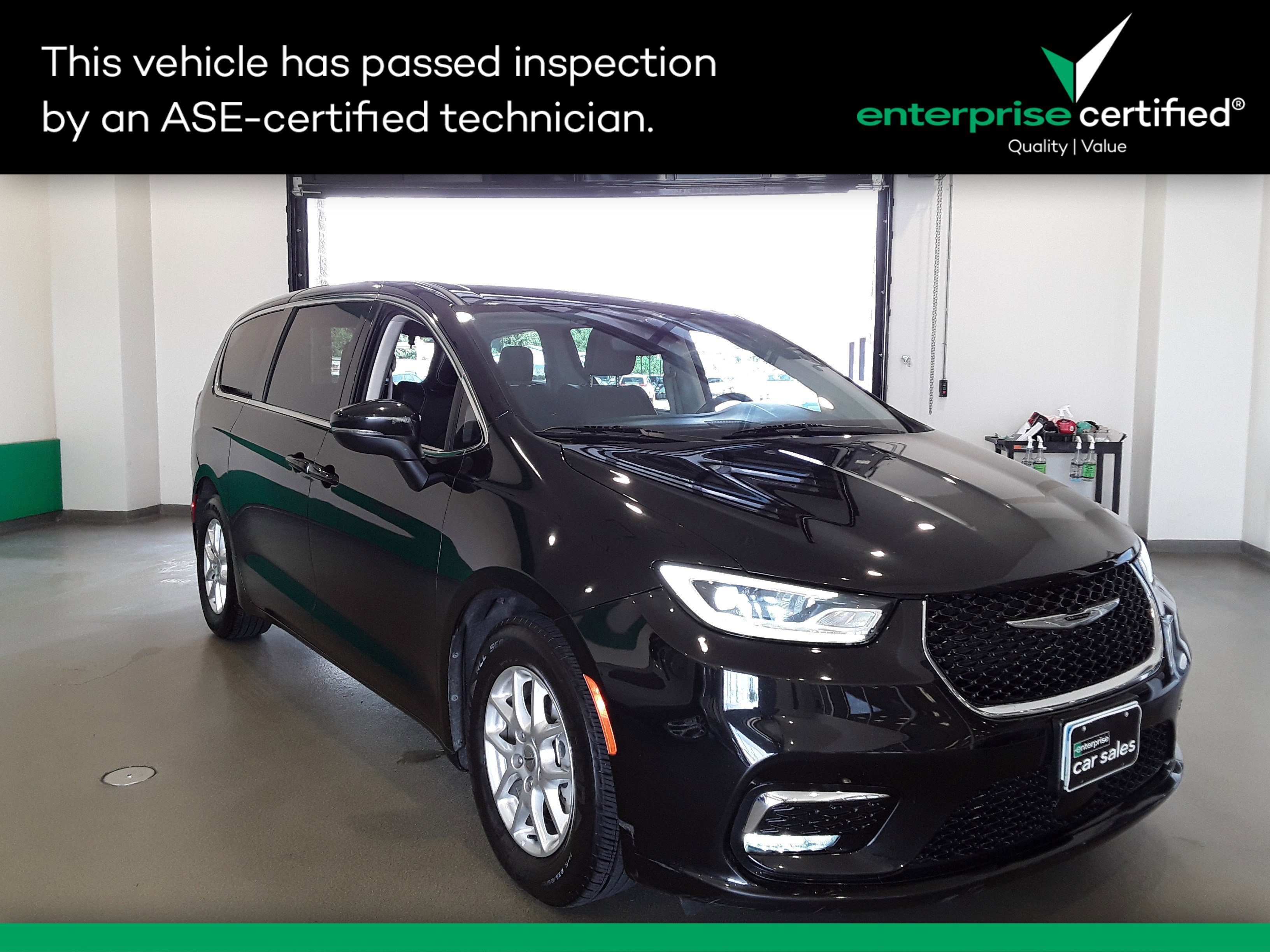 Used 2023 Chrysler Pacifica Touring L FWD