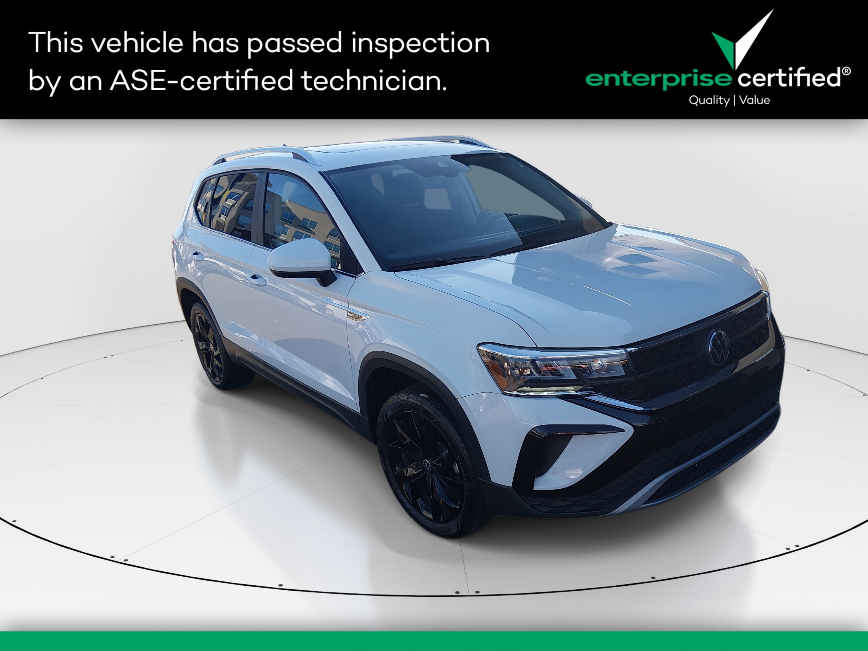 2024 Volkswagen Taos SE's photo