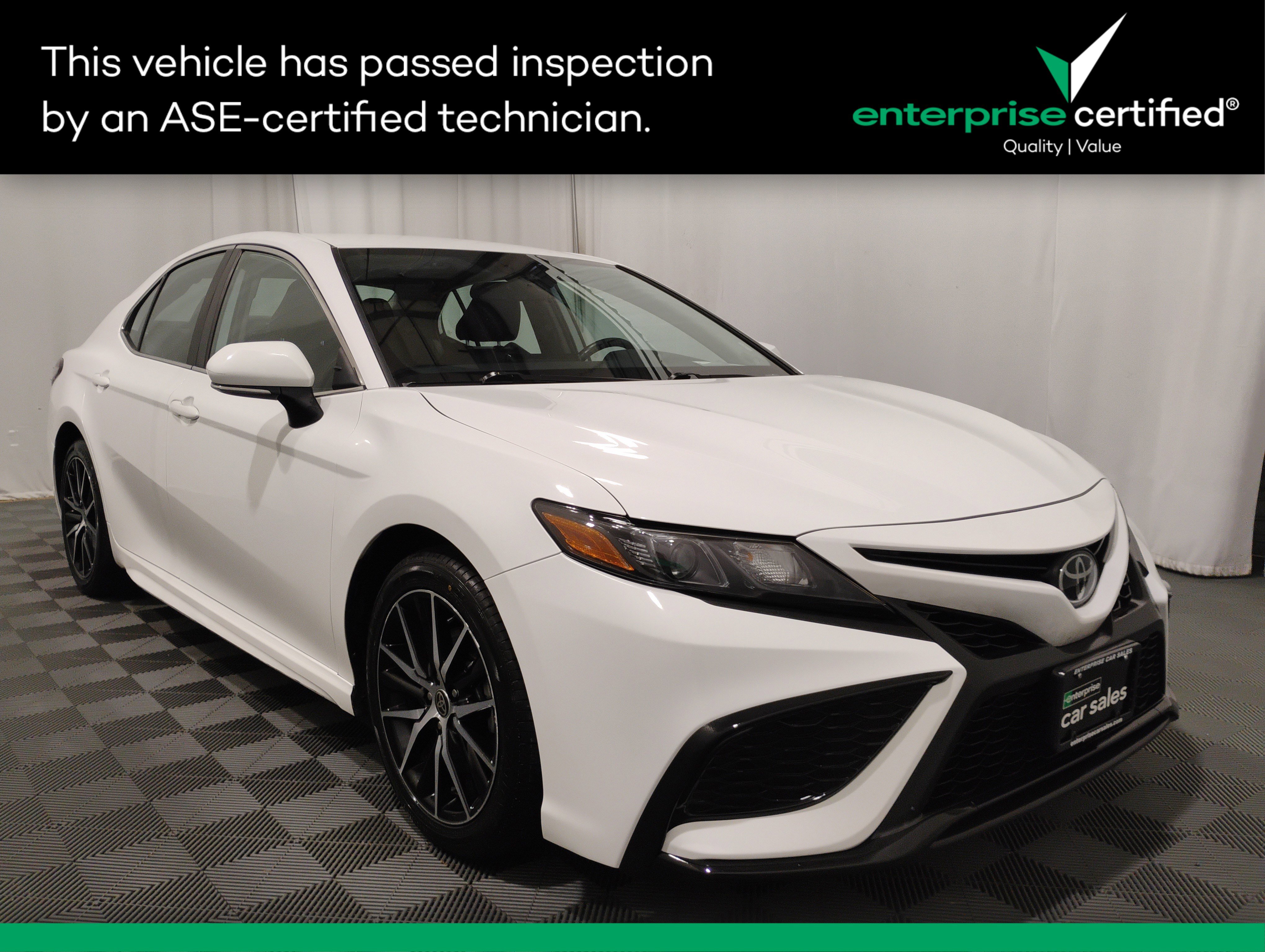 2022 Toyota Camry SE Auto