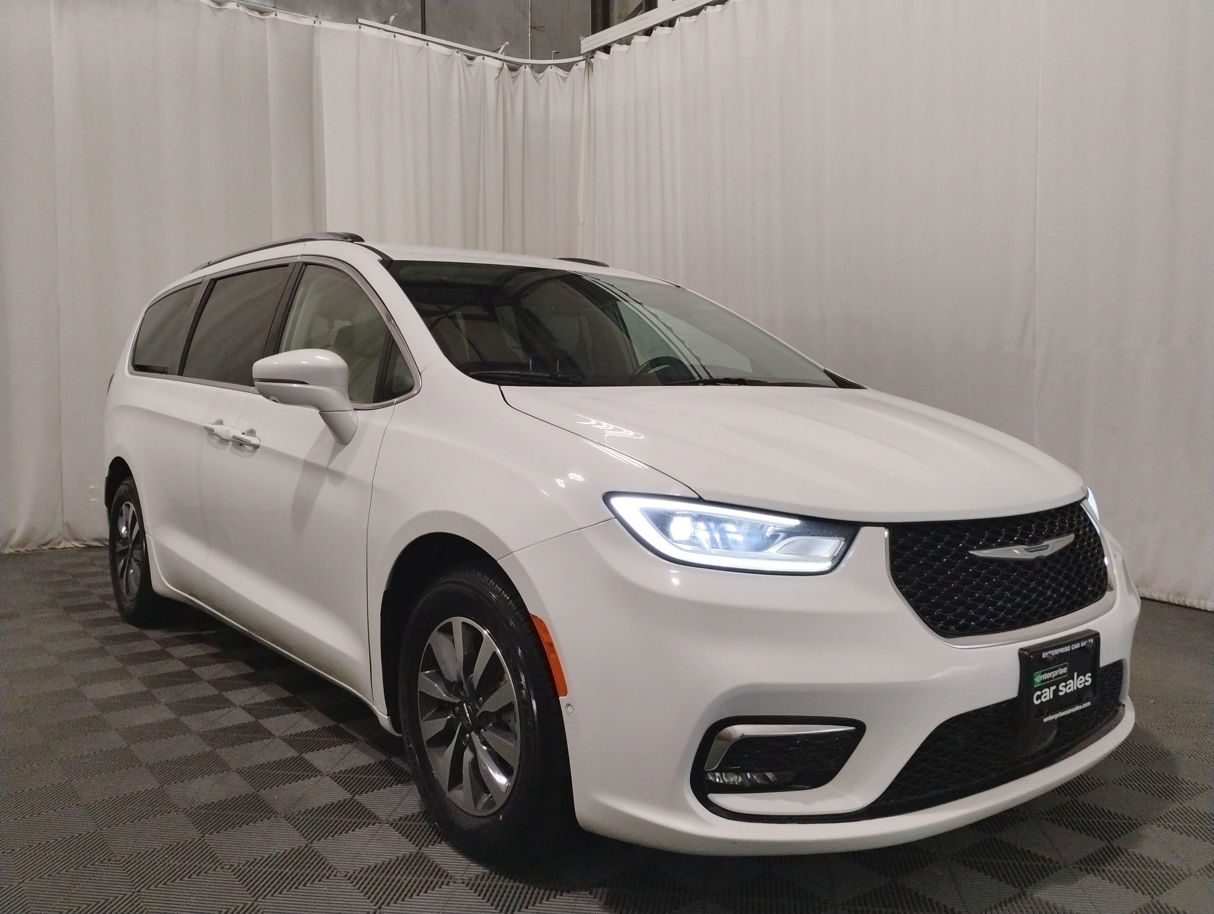 Used 2021 Chrysler Pacifica Hybrid Touring L FWD