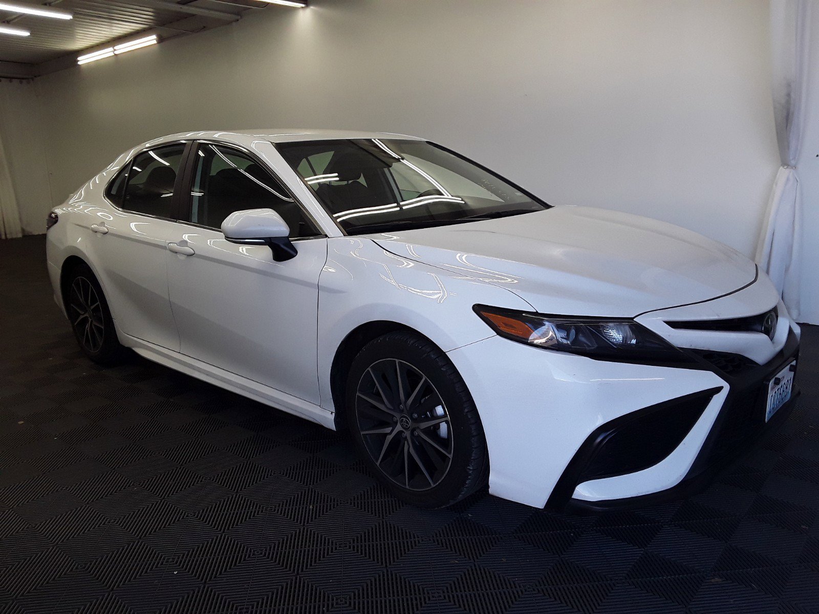 2022 Toyota Camry SE Auto