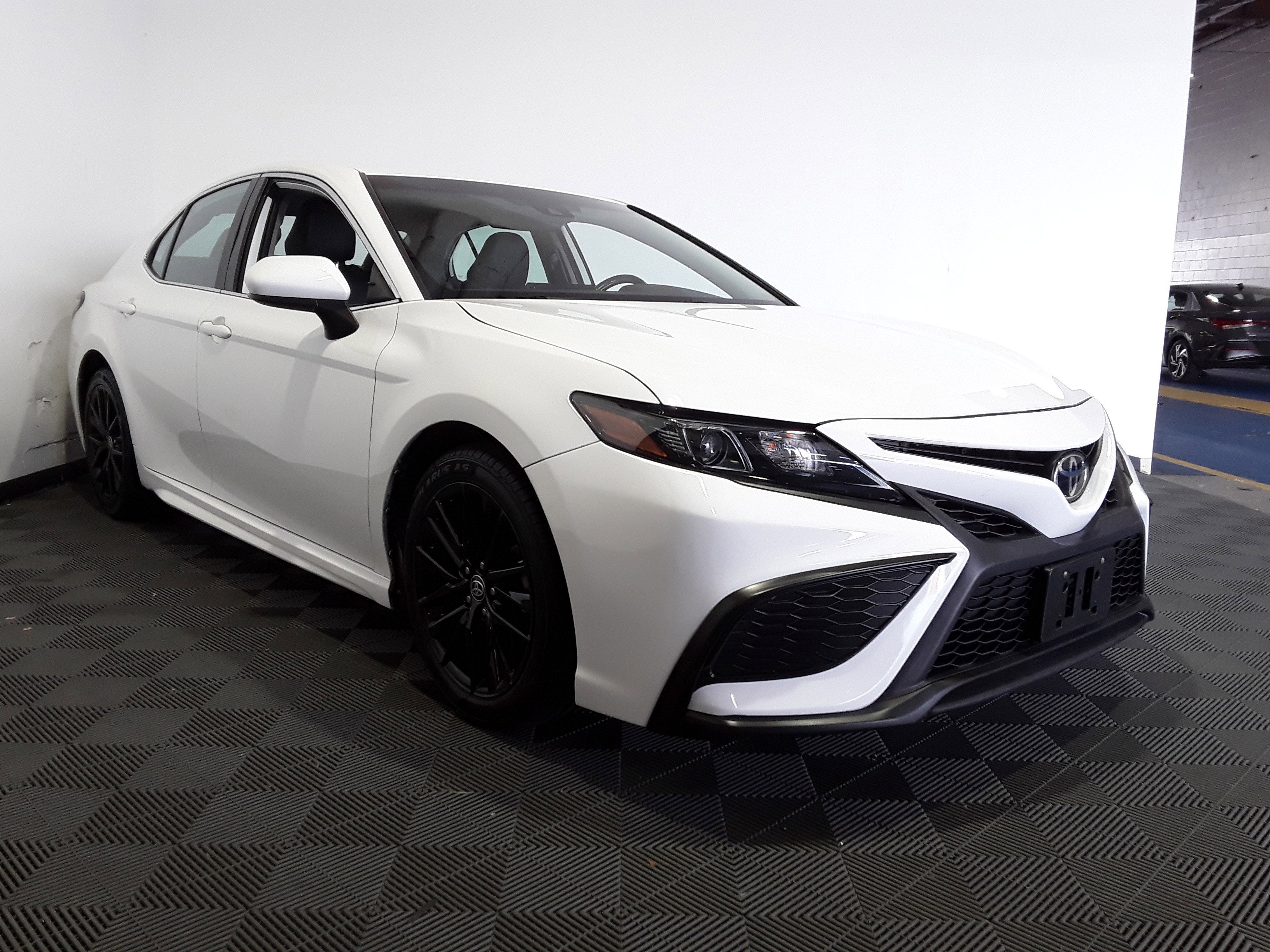 2021 Toyota Camry SE Auto