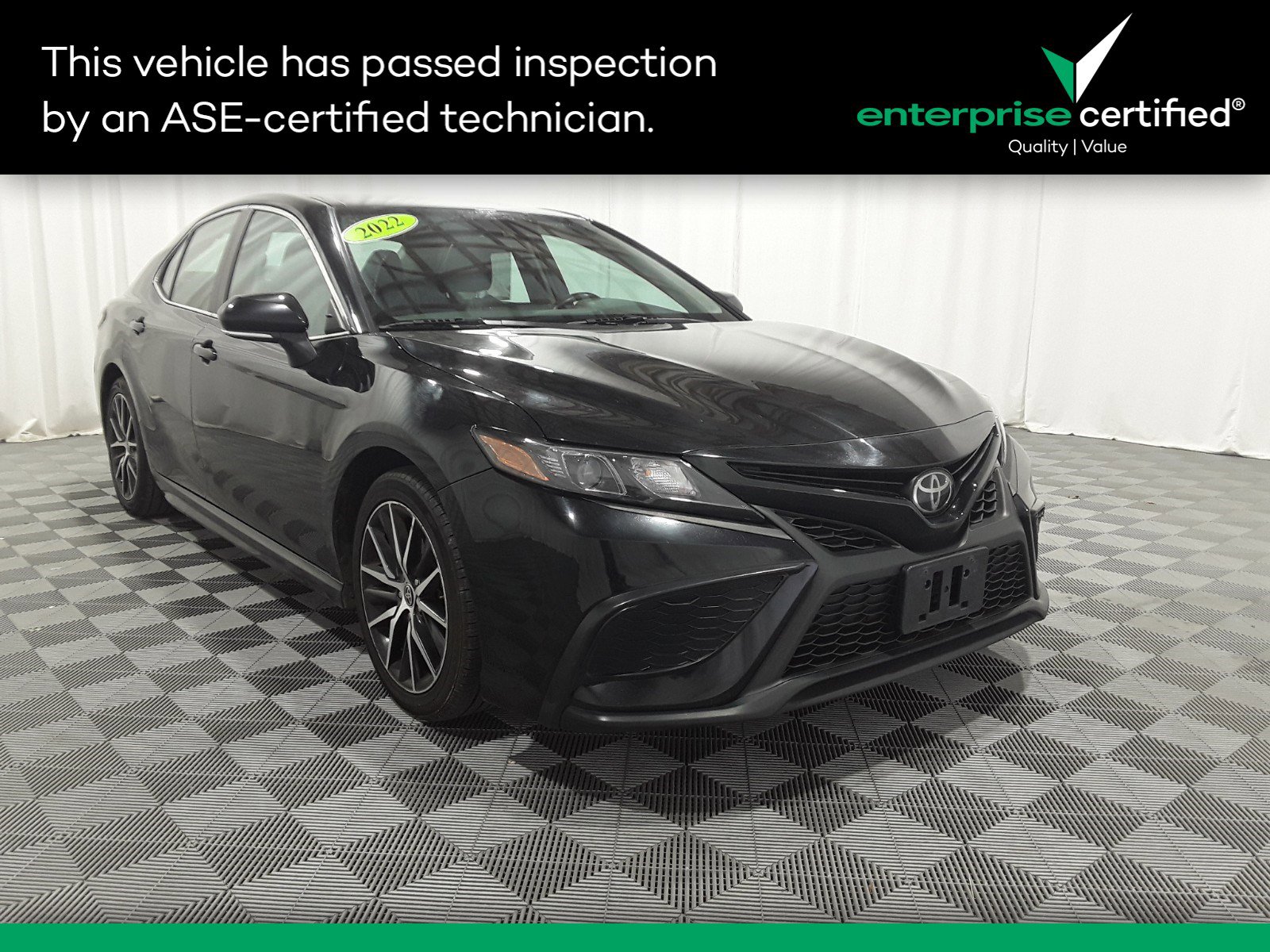 Used 2022 Toyota Camry SE Auto