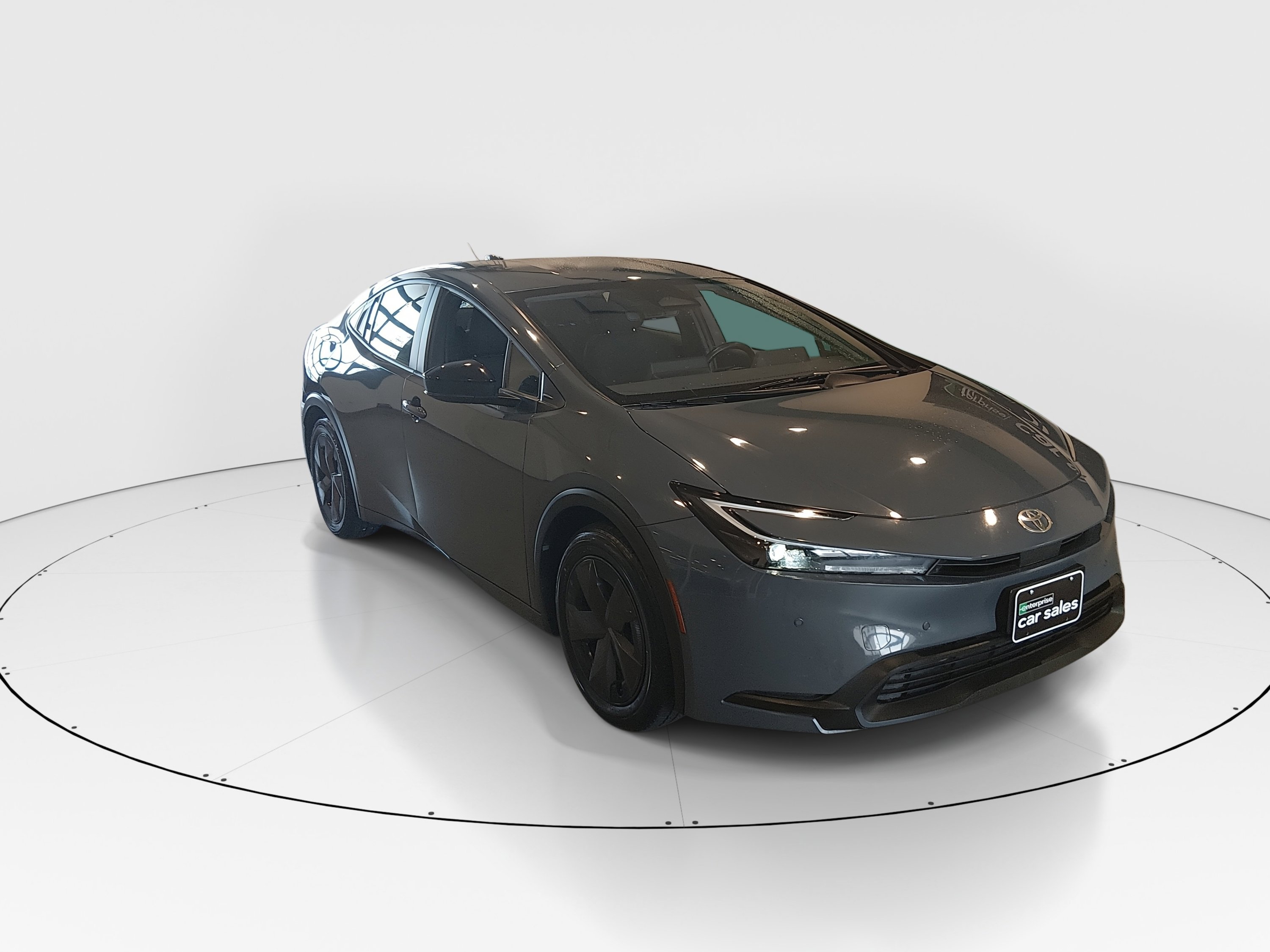 2024 Toyota Prius LE's photo