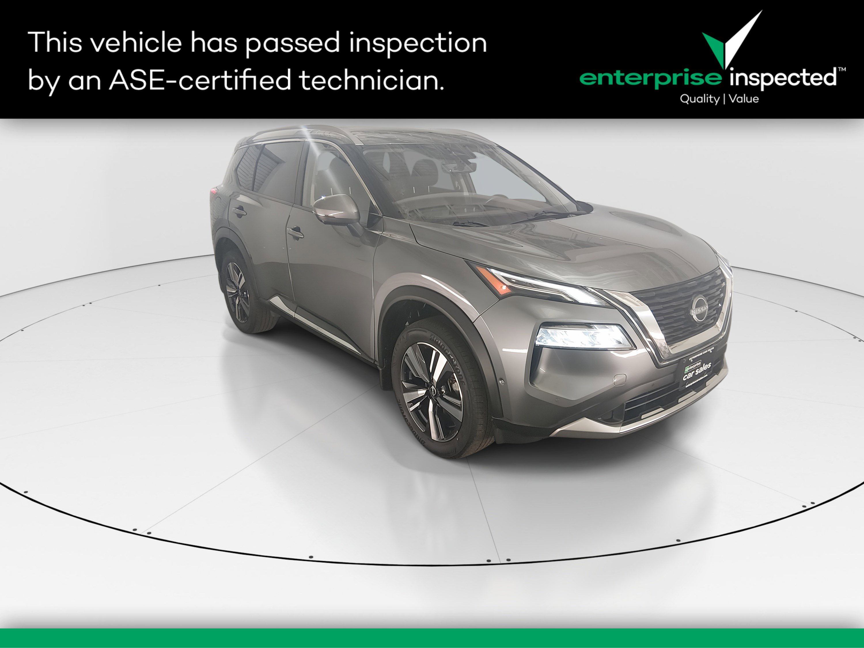 2023 Nissan Rogue Platinum's photo