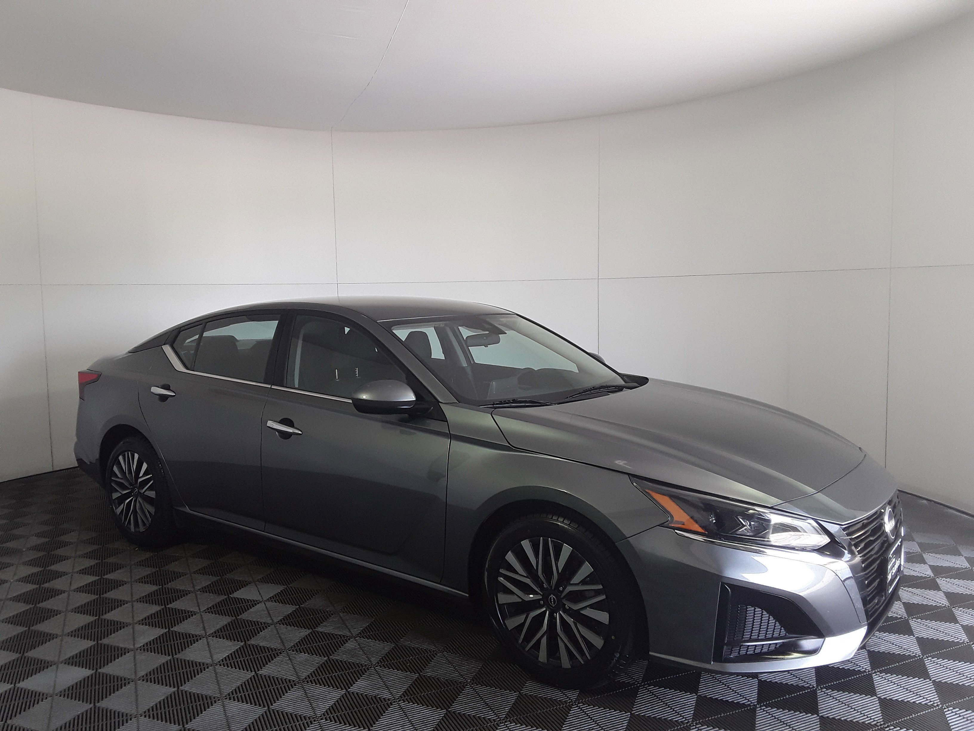 2023 Nissan Altima 2.5 SV Sedan