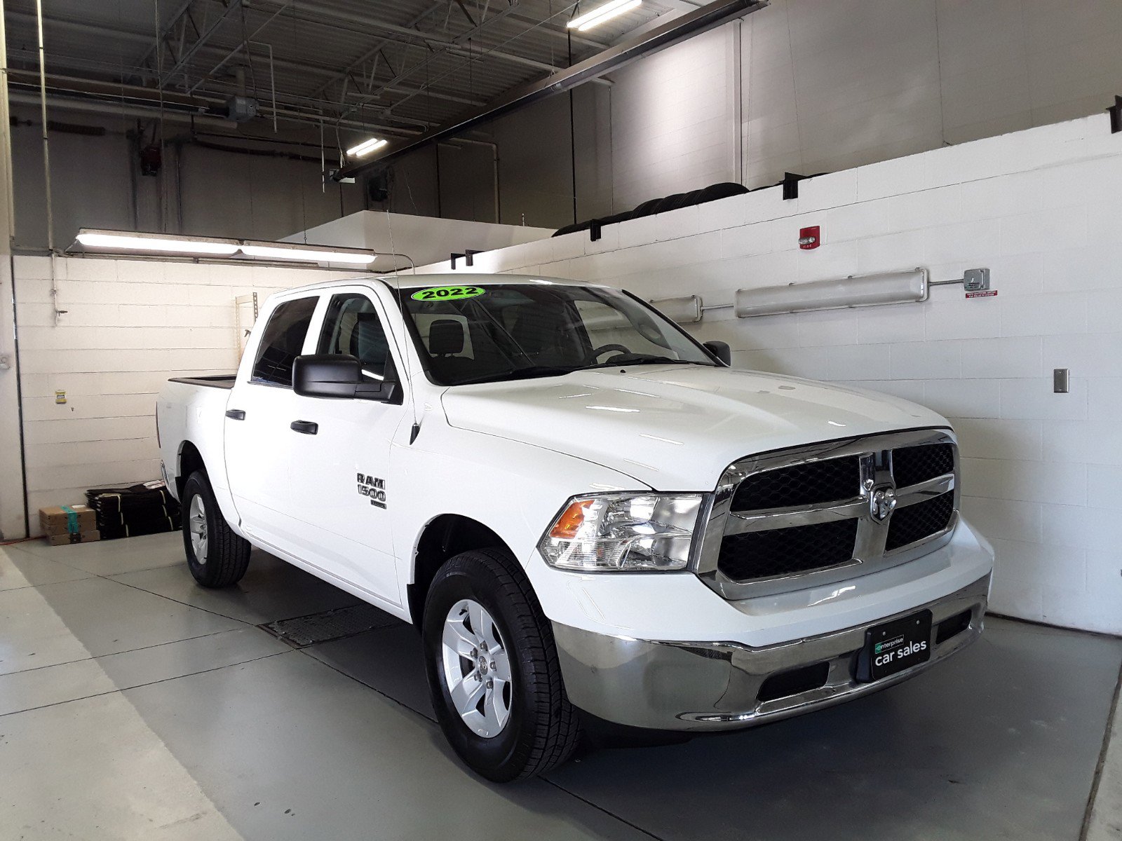 2022 Ram 1500 Classic SLT 4x4 Crew Cab 5'7