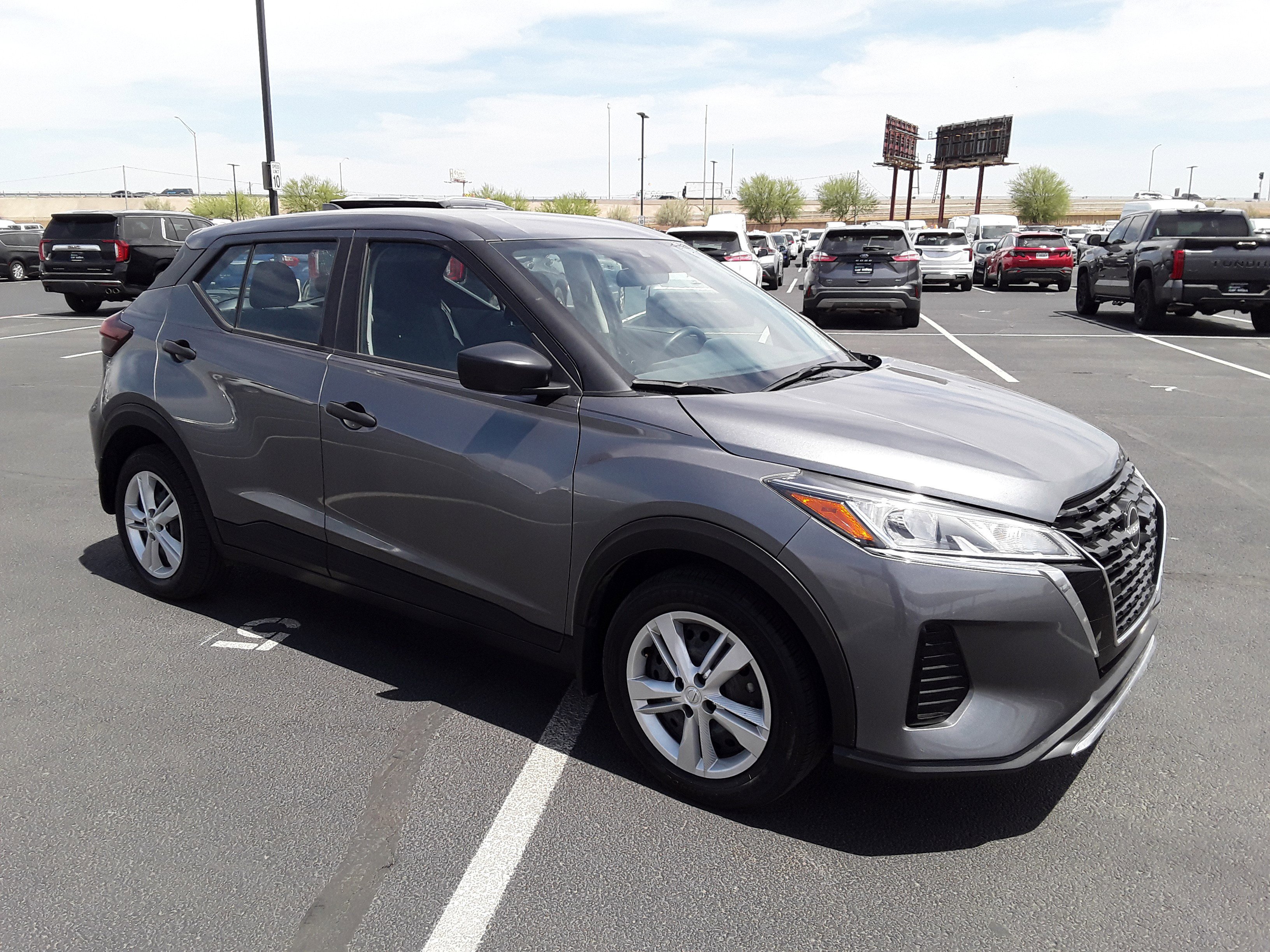2023 Nissan Kicks S FWD