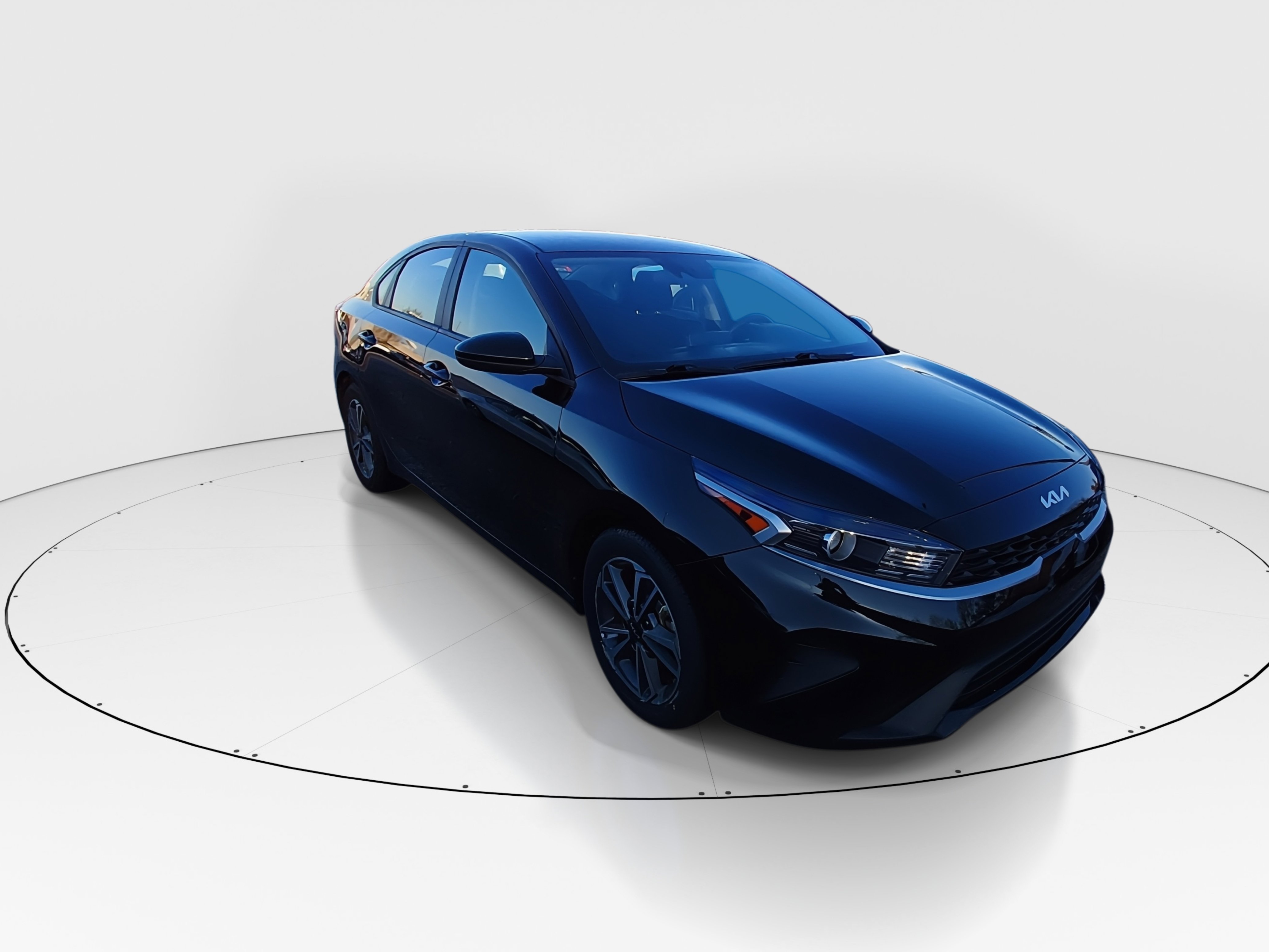 Used 2023 Kia Forte LXS IVT