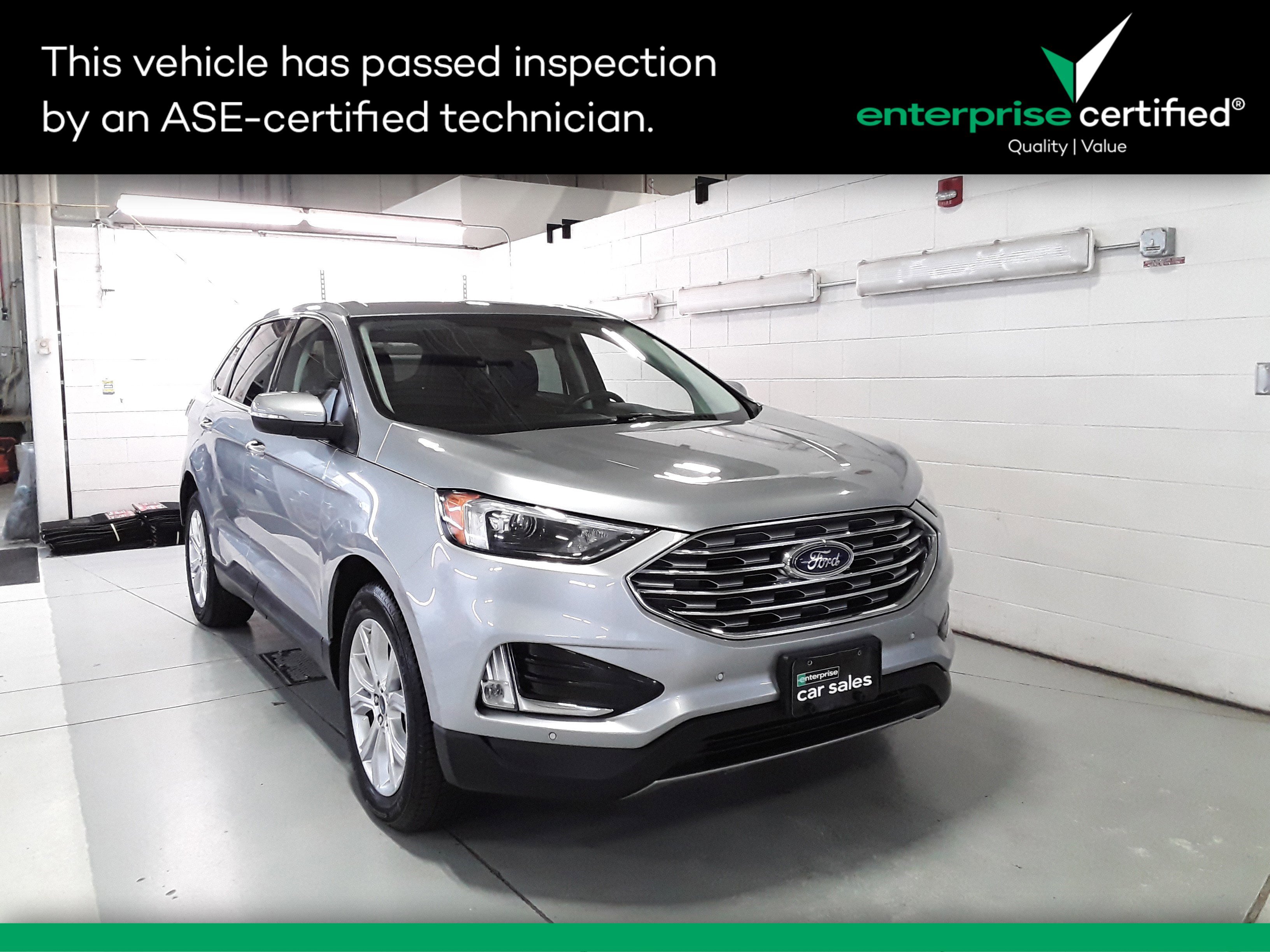 2022 Ford Edge Titanium's photo