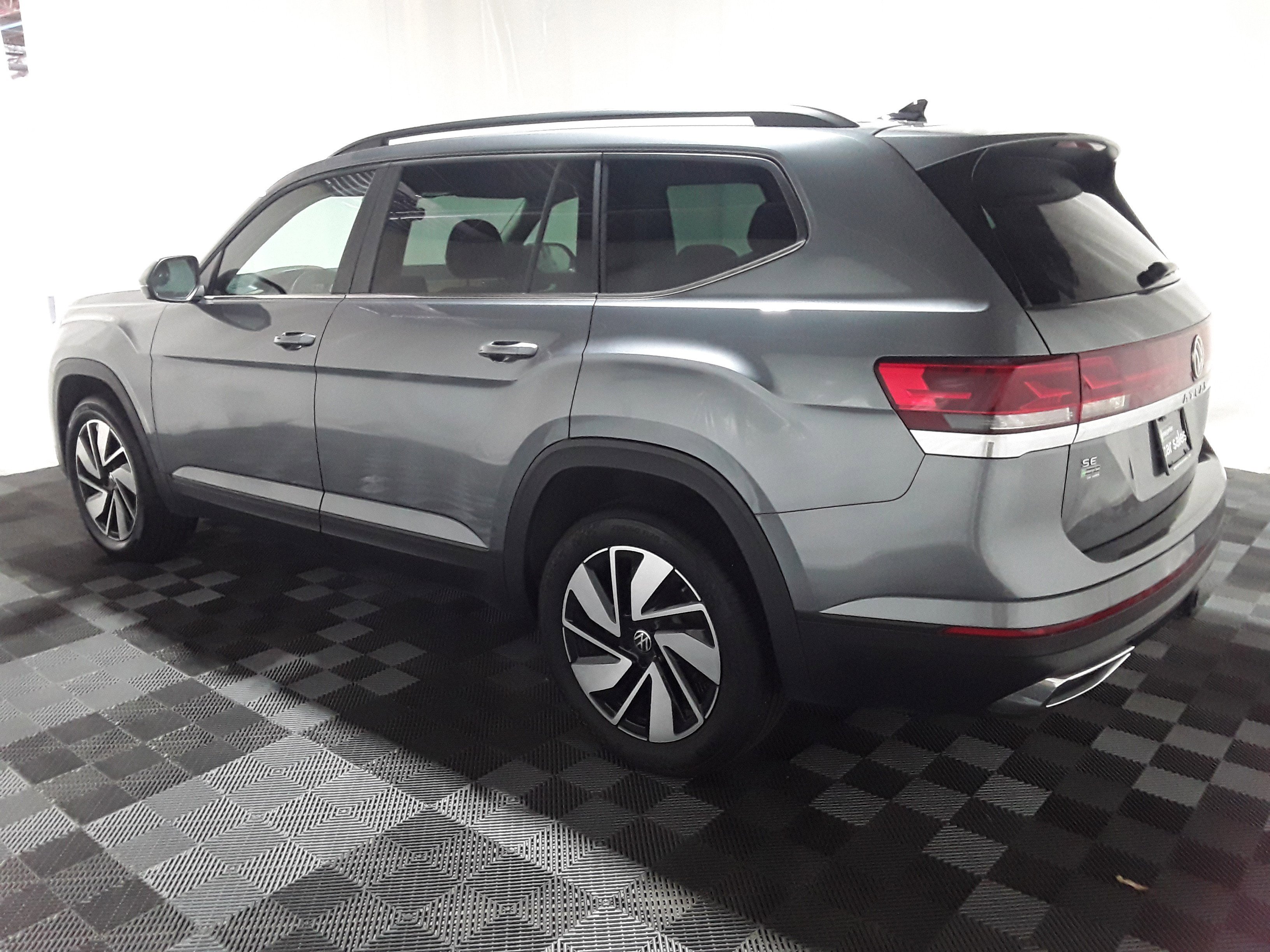Image 4 of Used 2024 Volkswagen Atlas 2.0T SE w/Technology 4MOTION